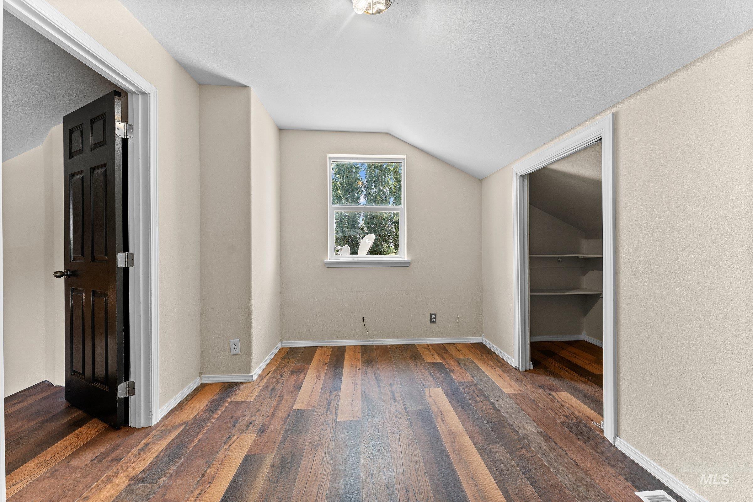 property viewer photo 11