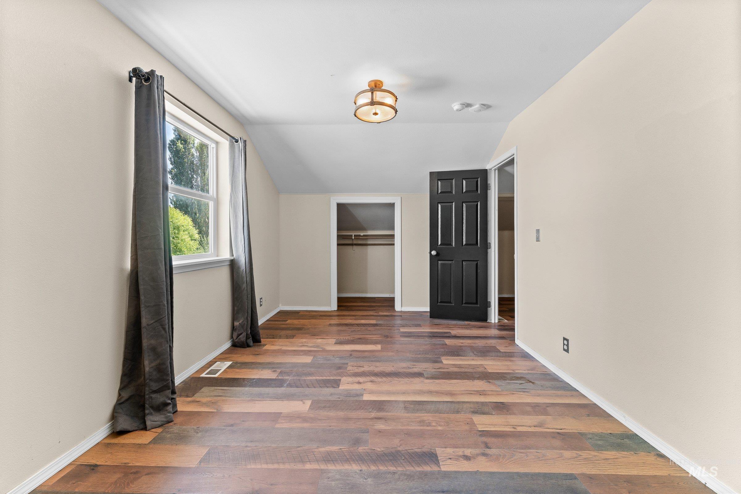 property viewer photo 12