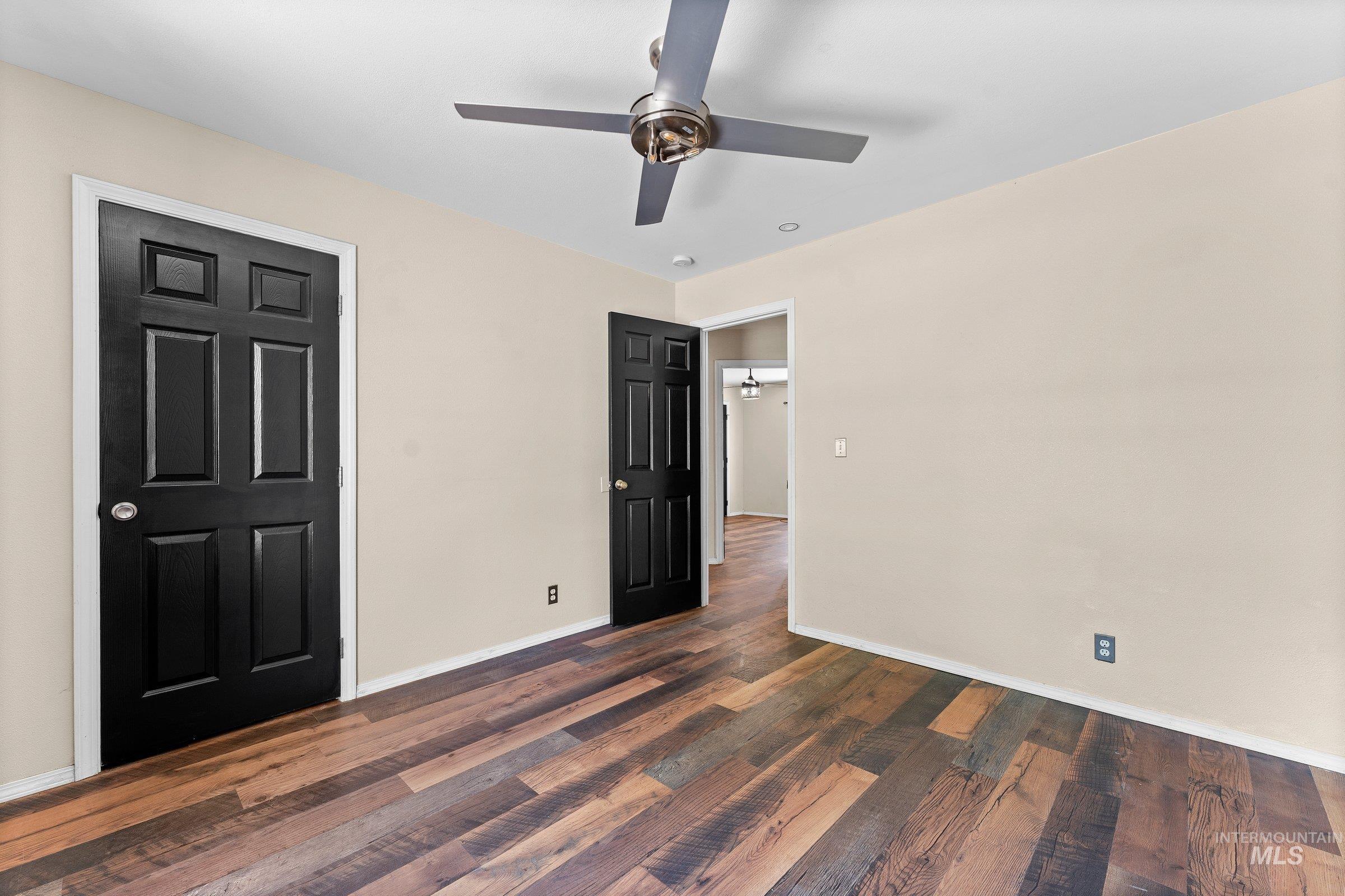 property viewer photo 16