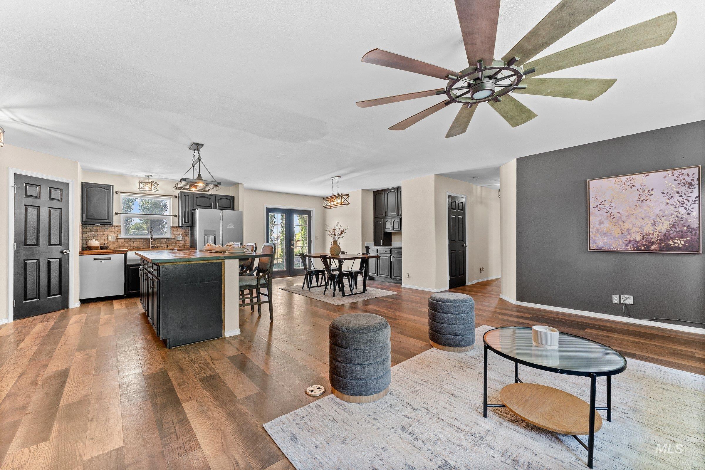 property viewer photo 2