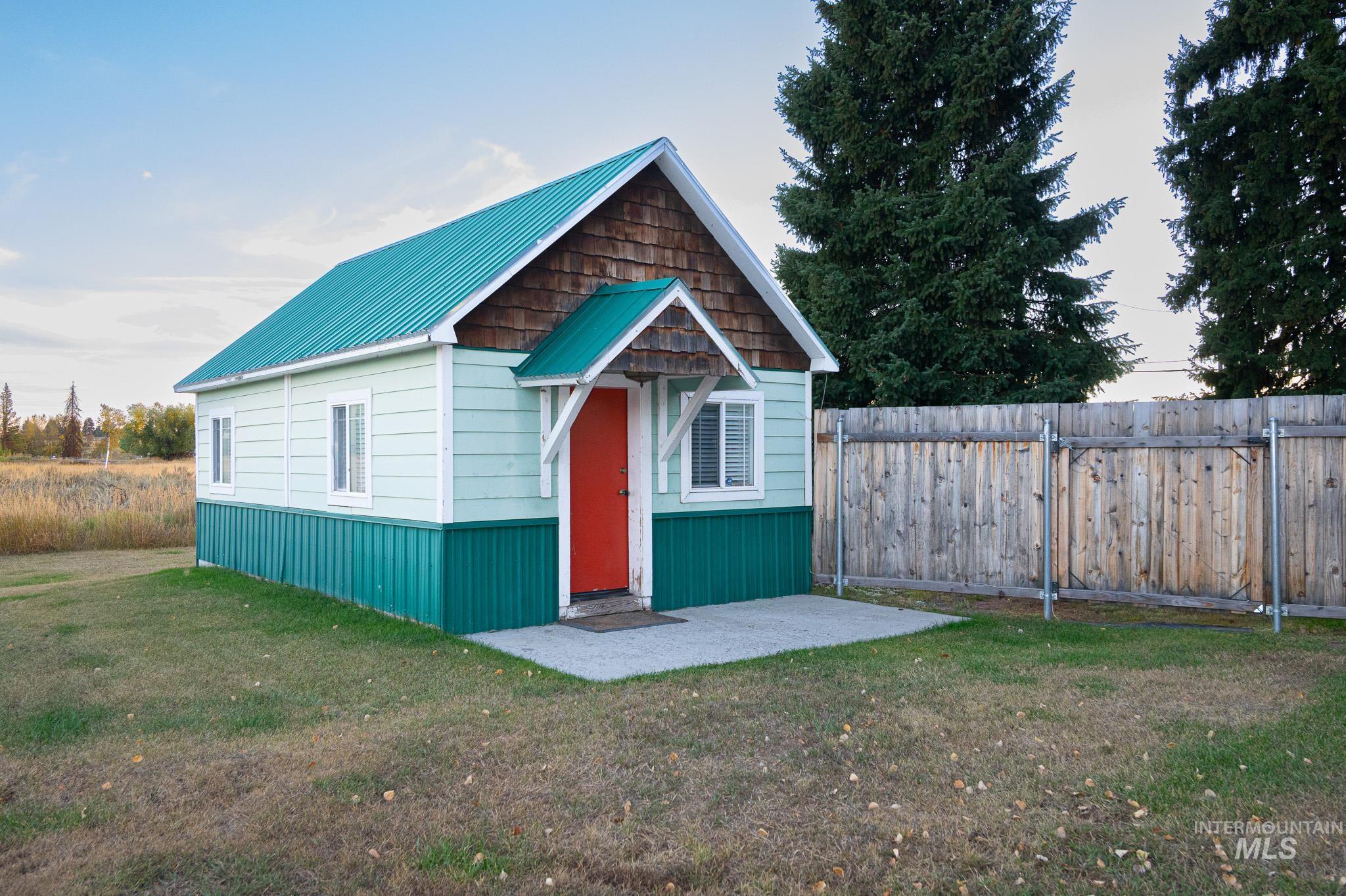 main property photo 8