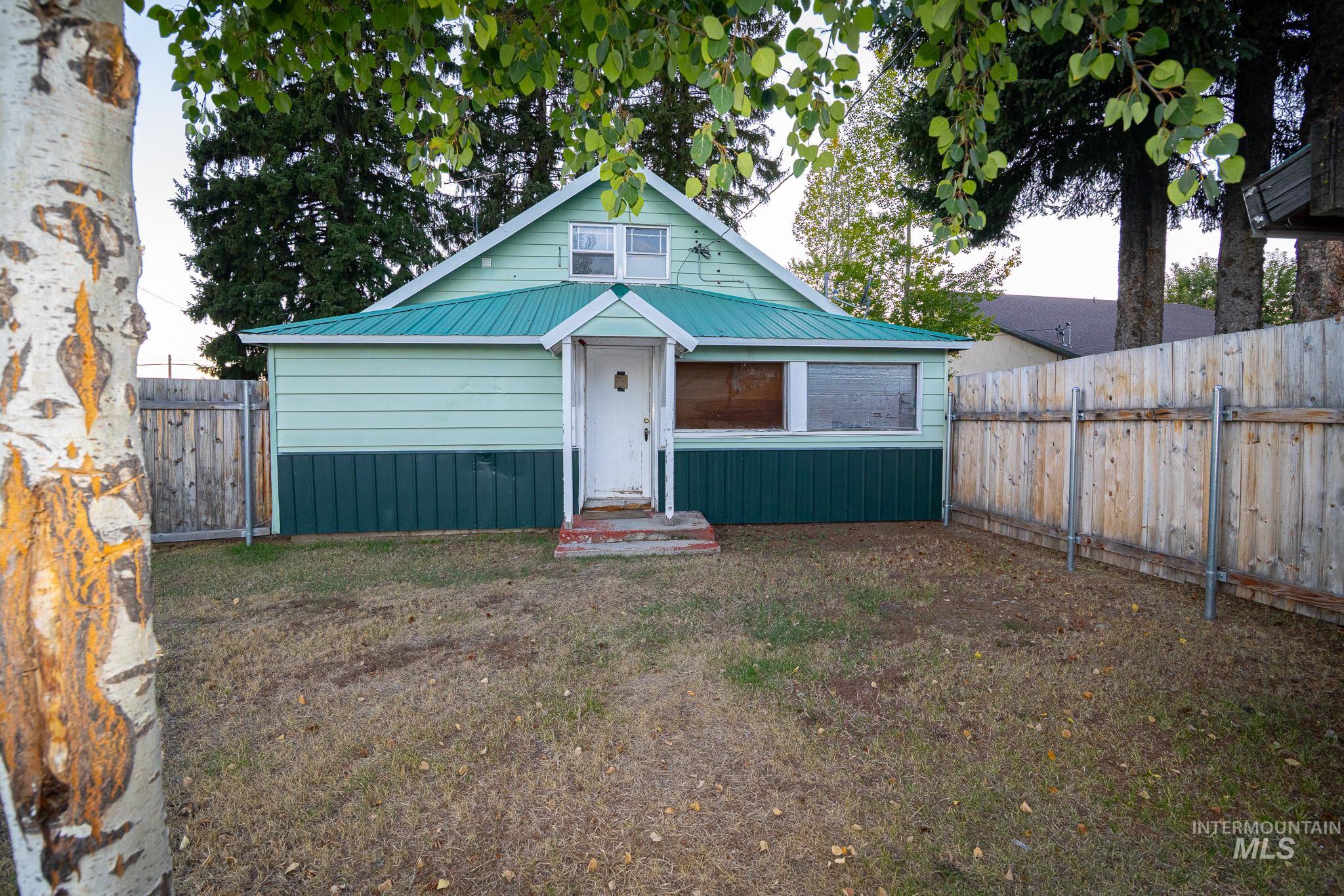 main property photo 9