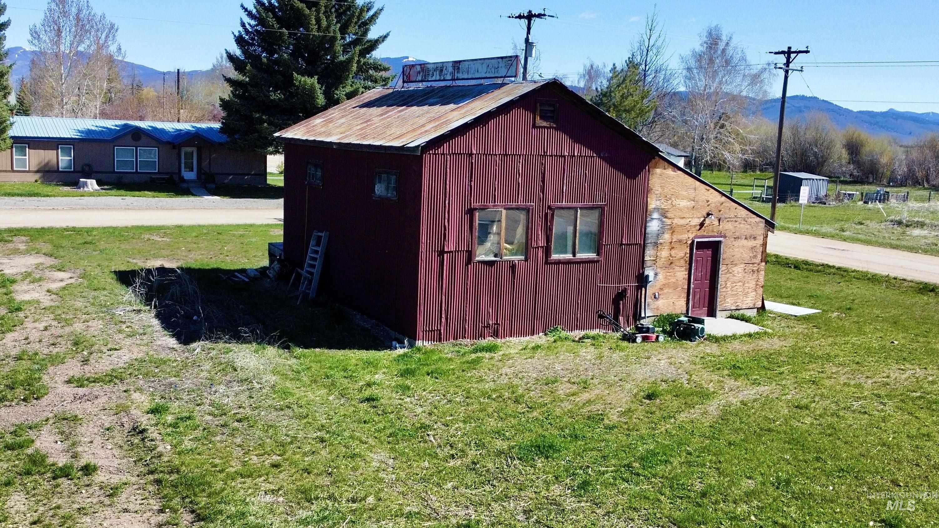 main property photo 25