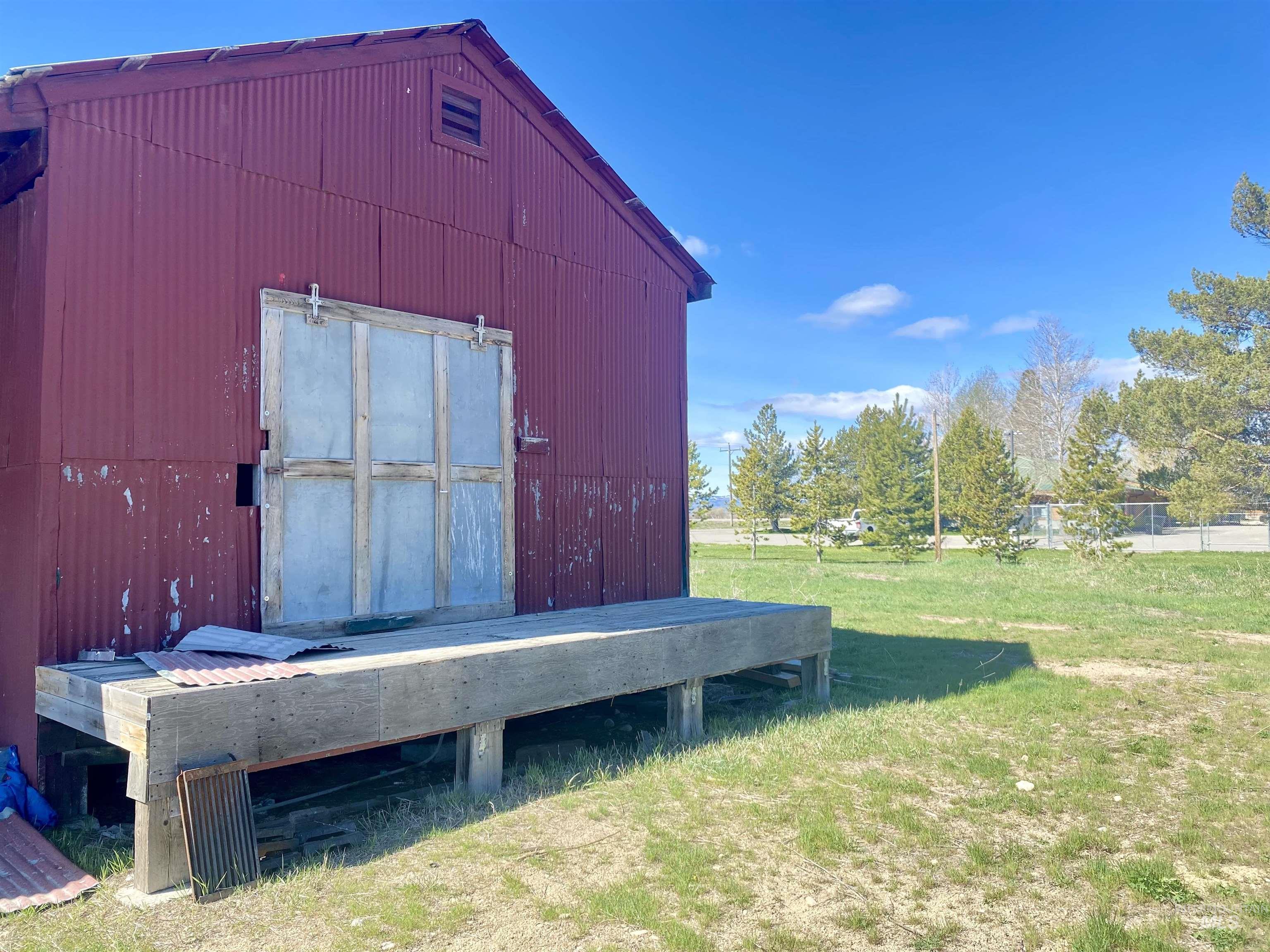 main property photo 27