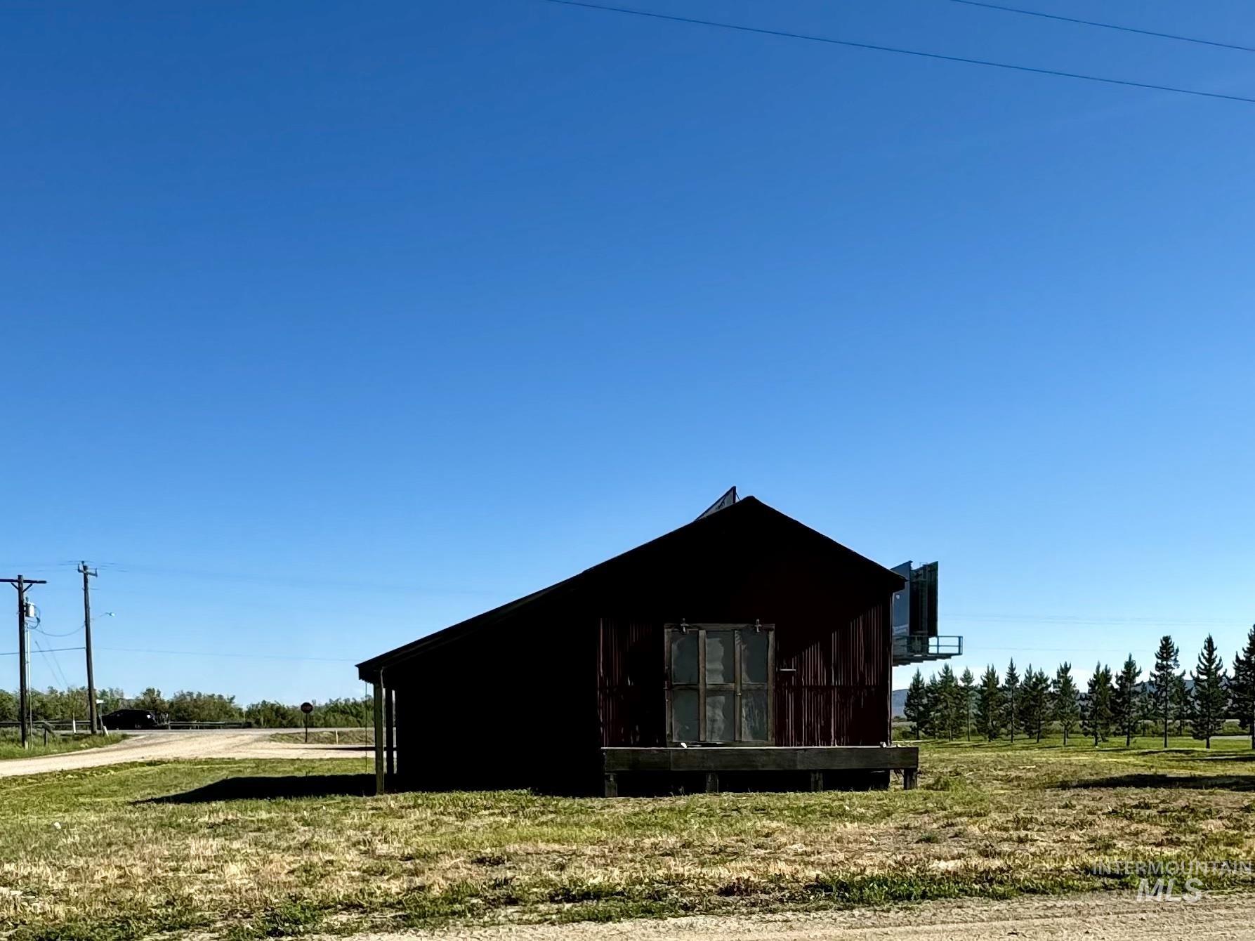 main property photo 11