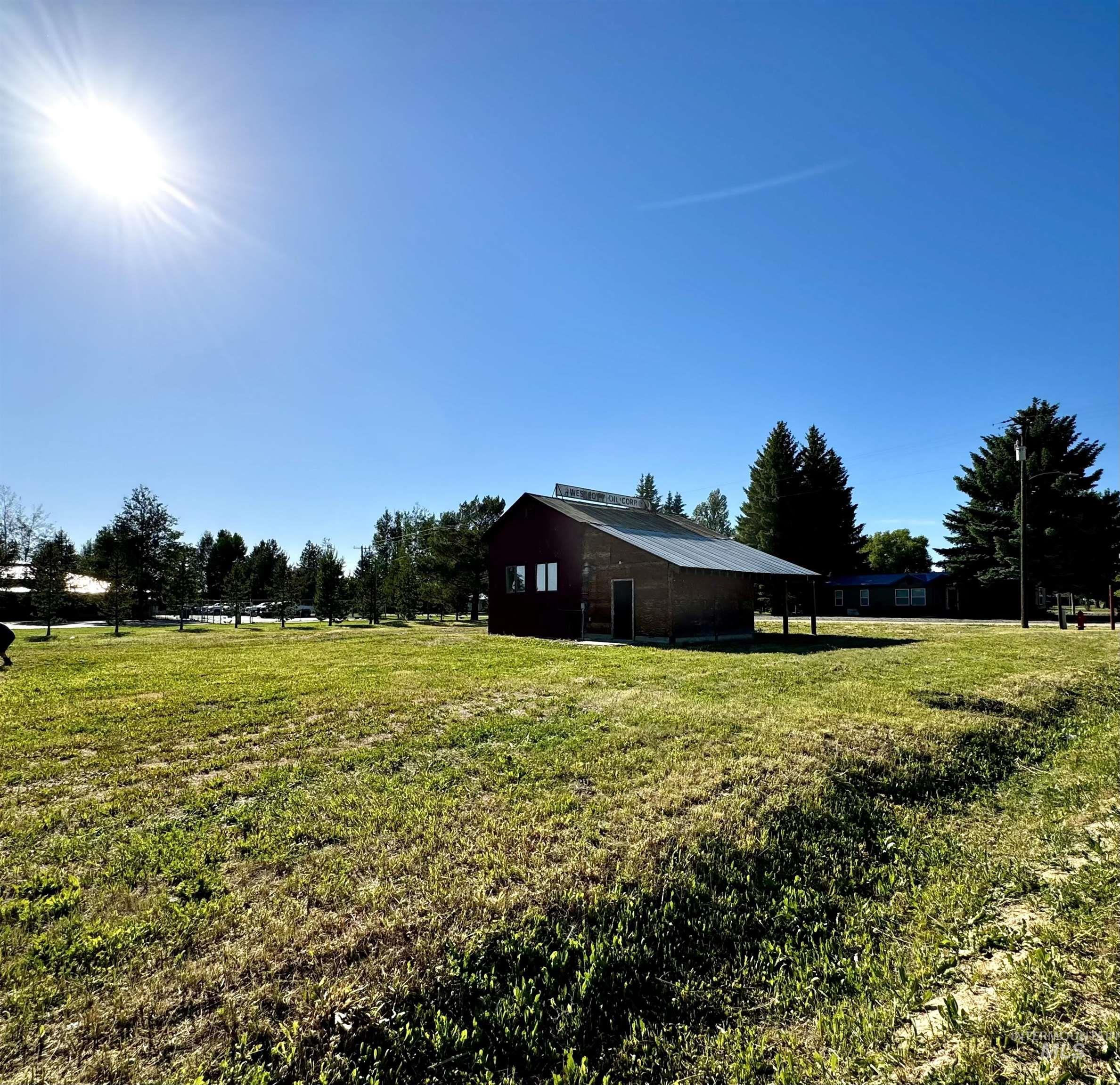 main property photo 19