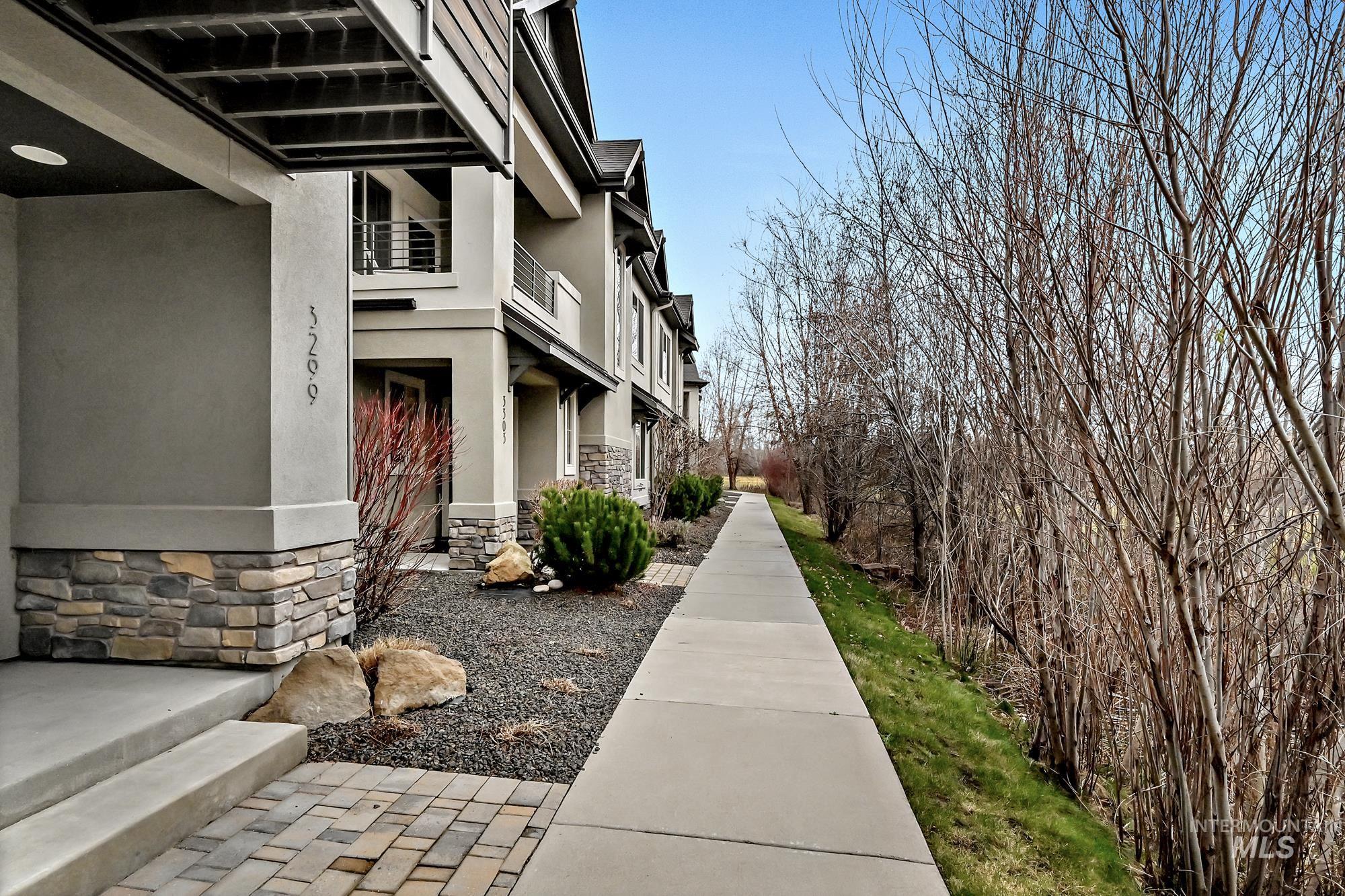 property viewer photo 1