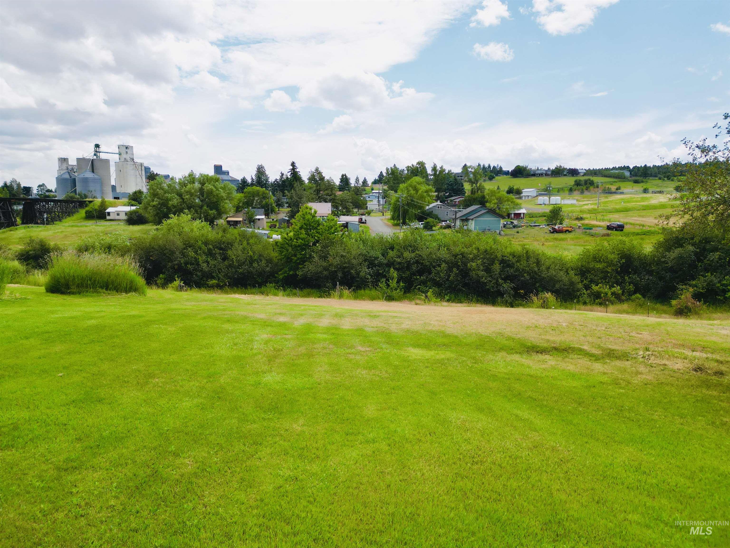 main property photo 5