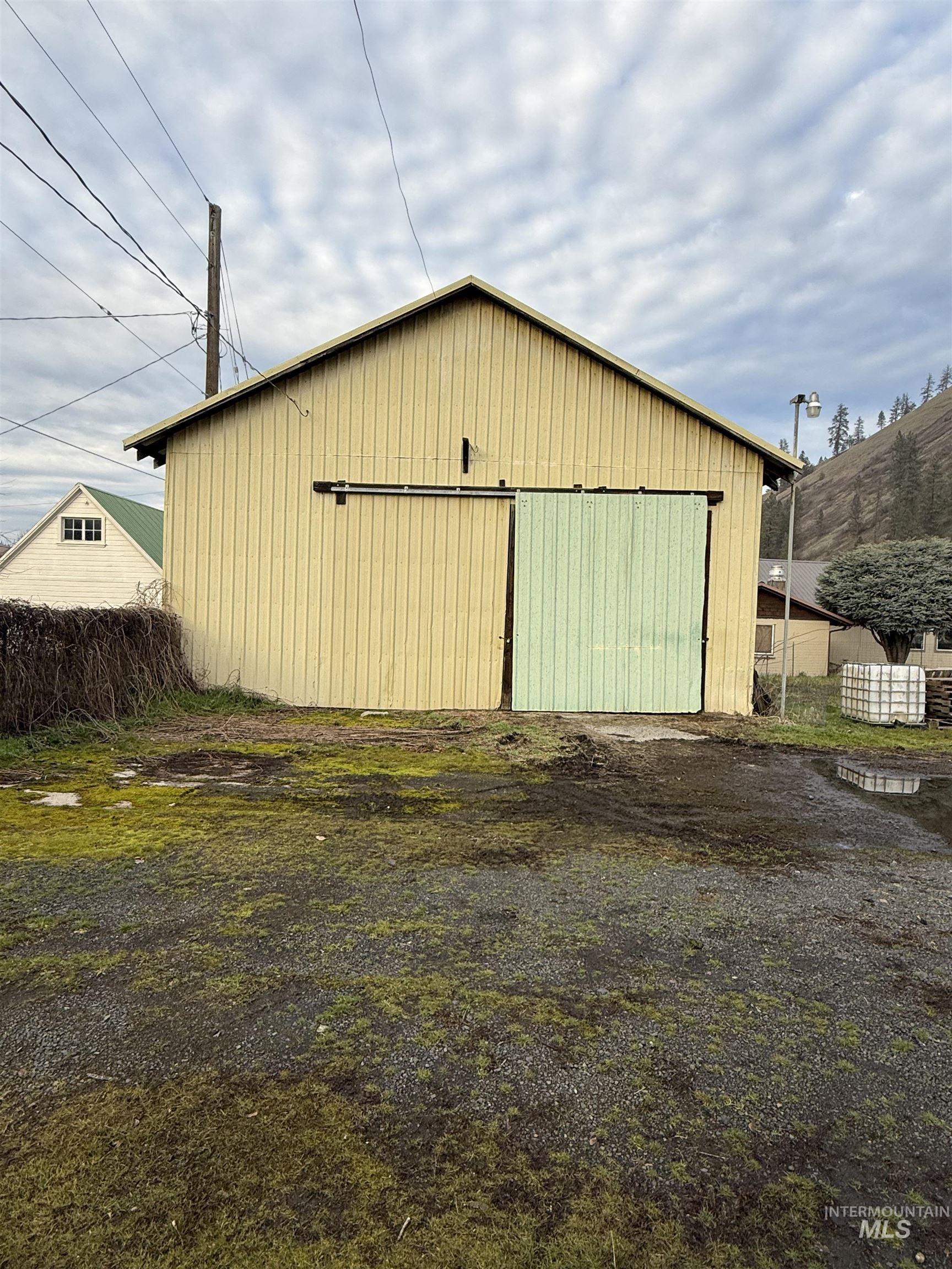 main property photo 15