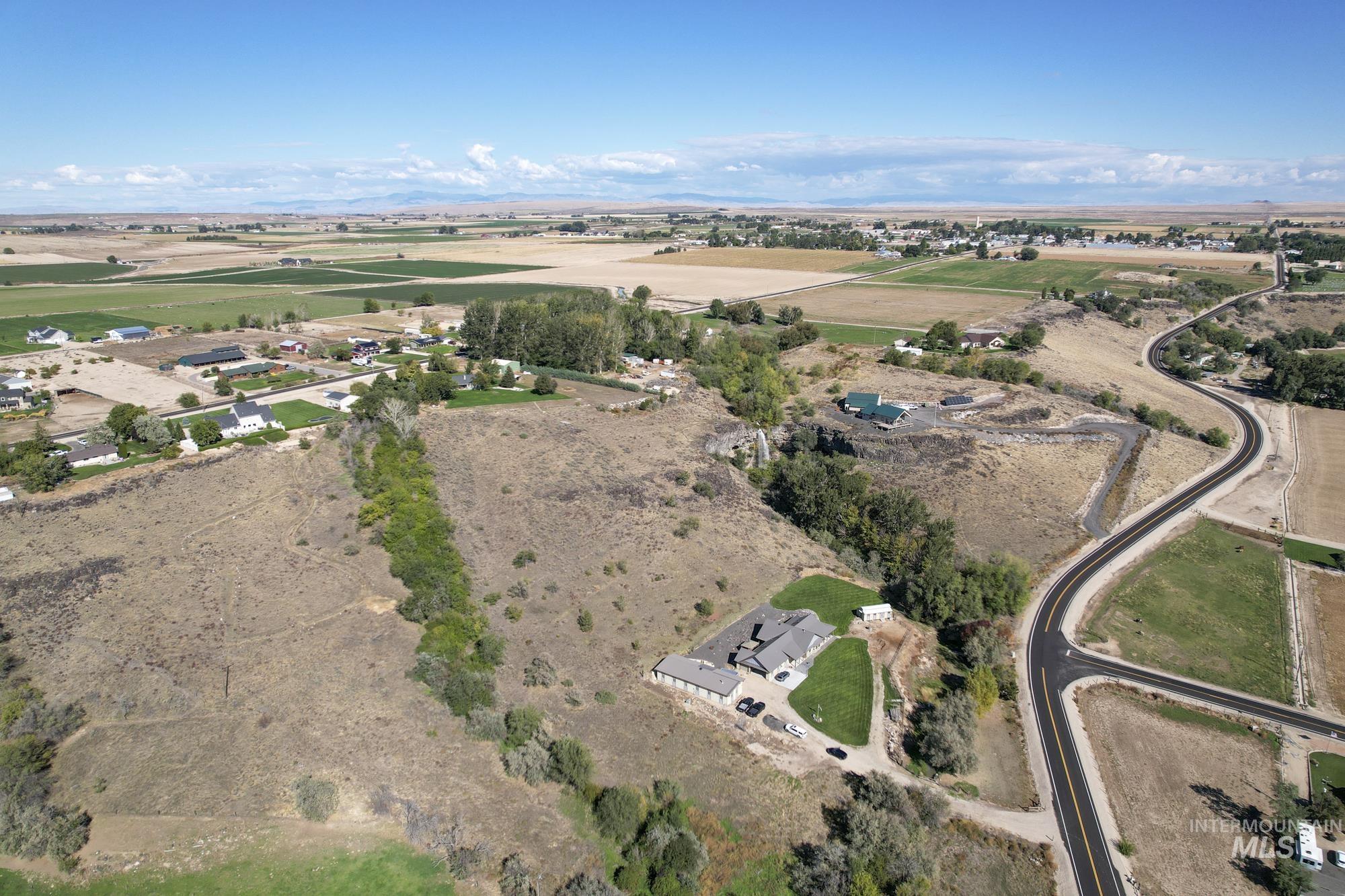 main property photo 26
