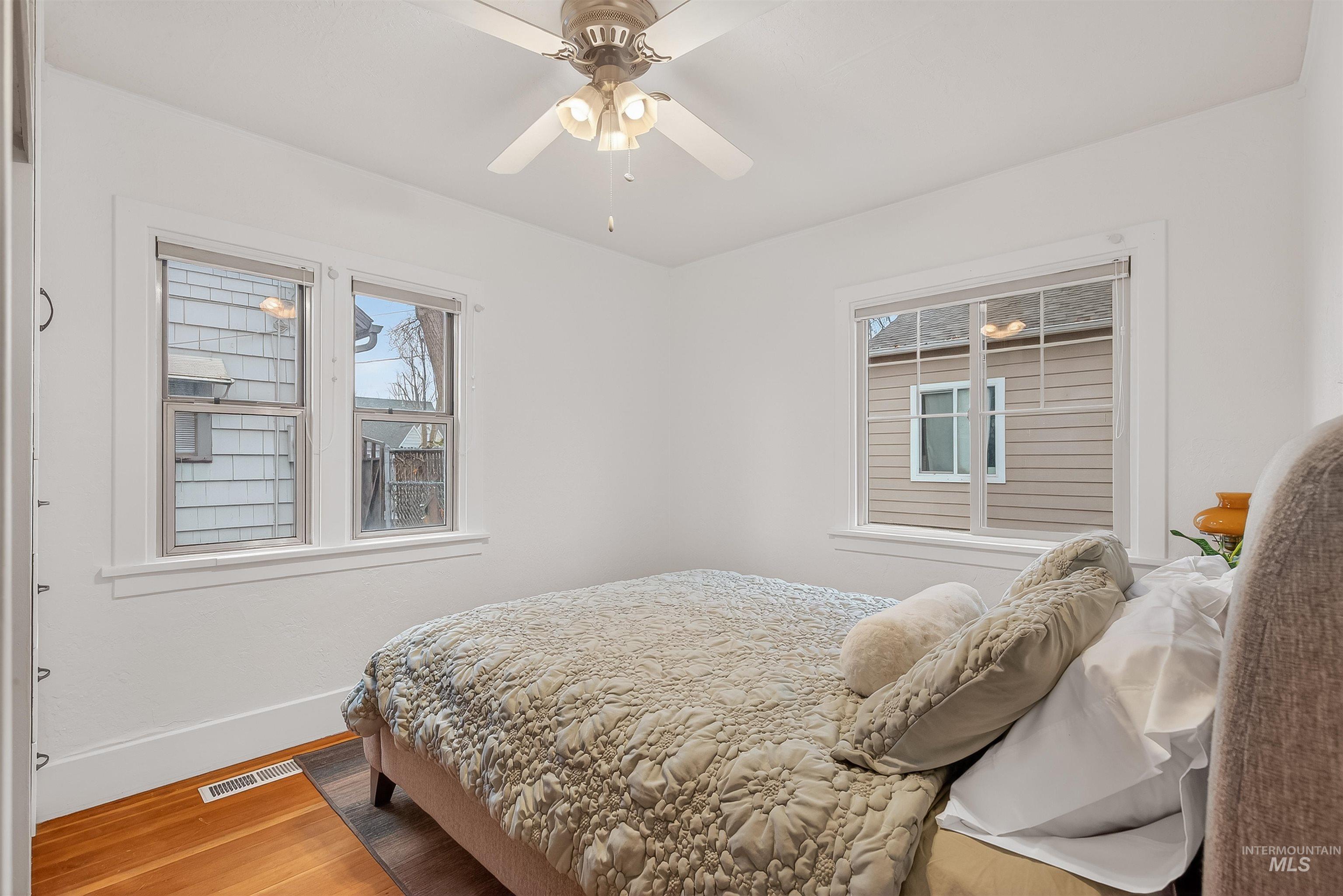 property viewer photo 22