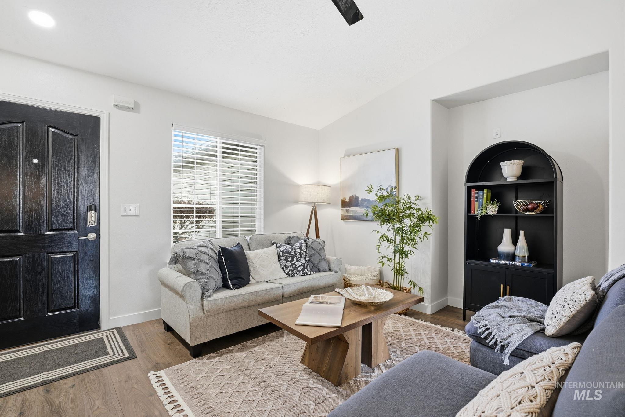 property viewer photo 4