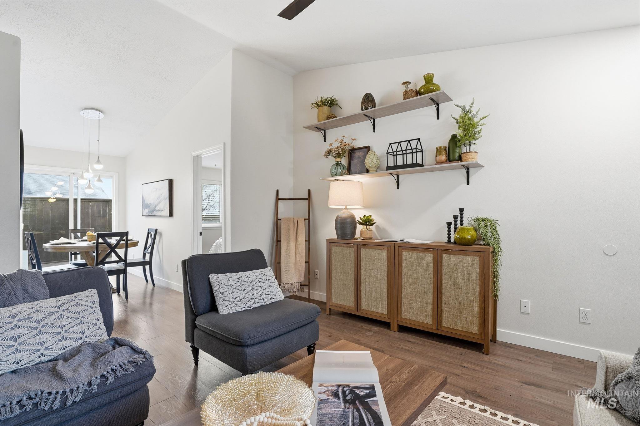 property viewer photo 6