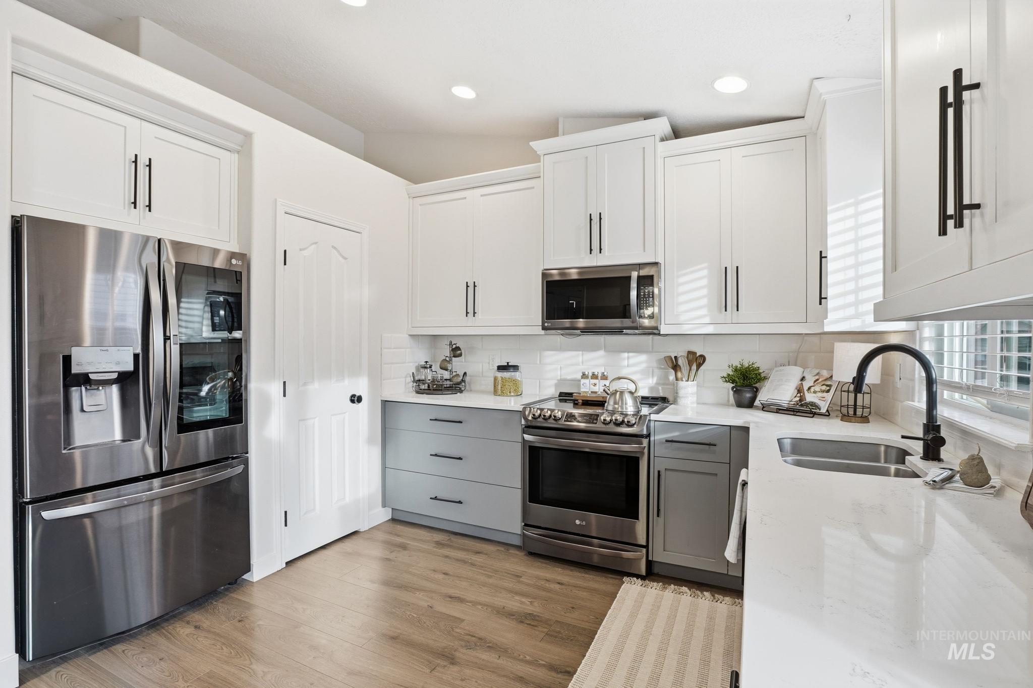 property viewer photo 7