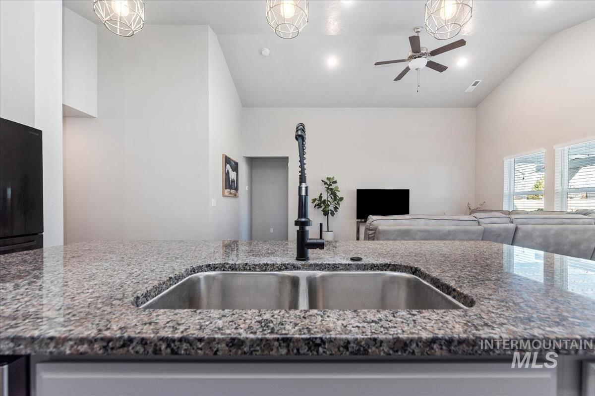 property viewer photo 11