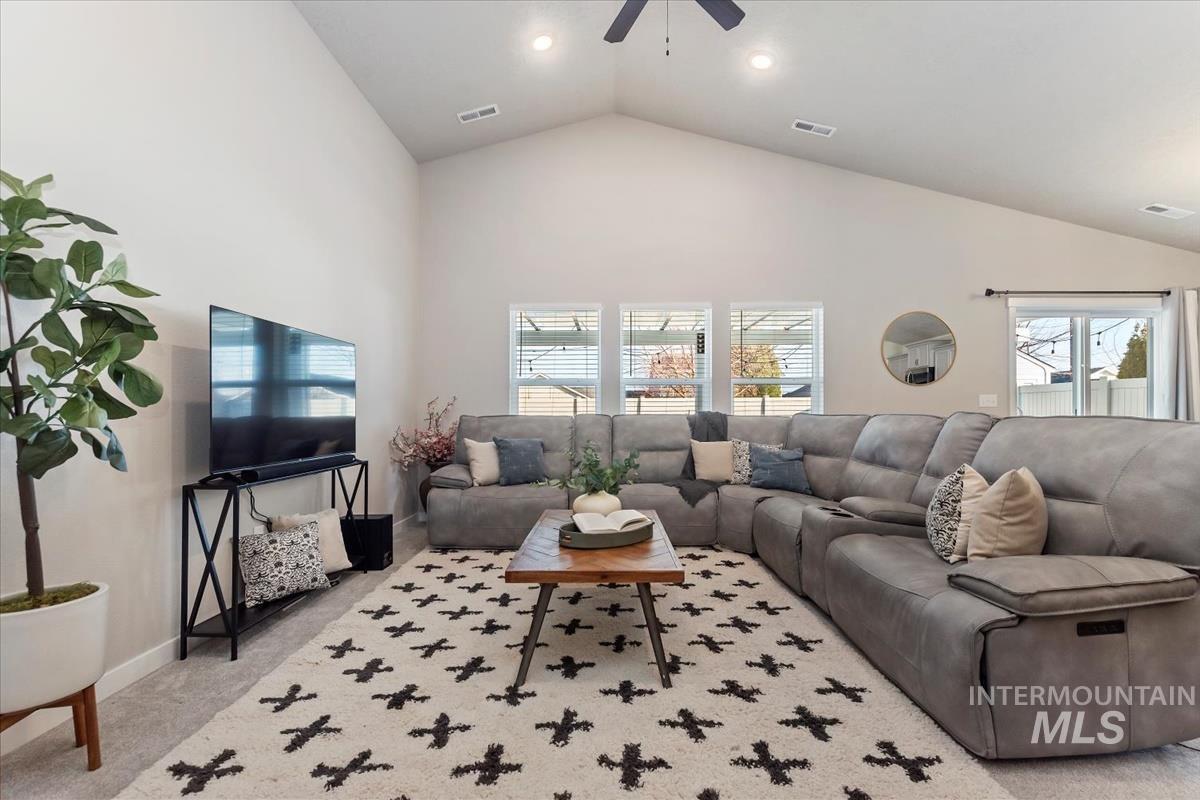 property viewer photo 3