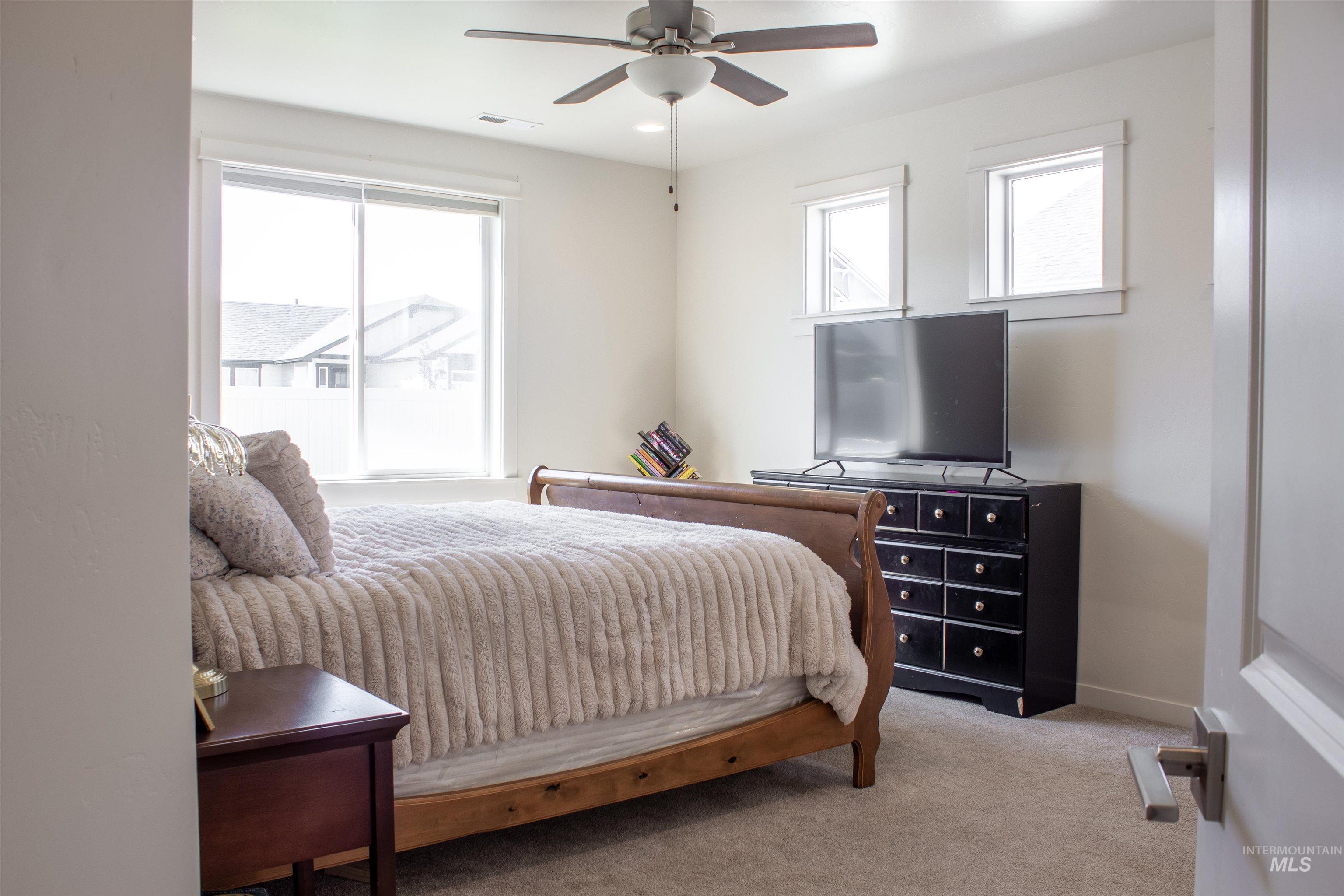 property viewer photo 19