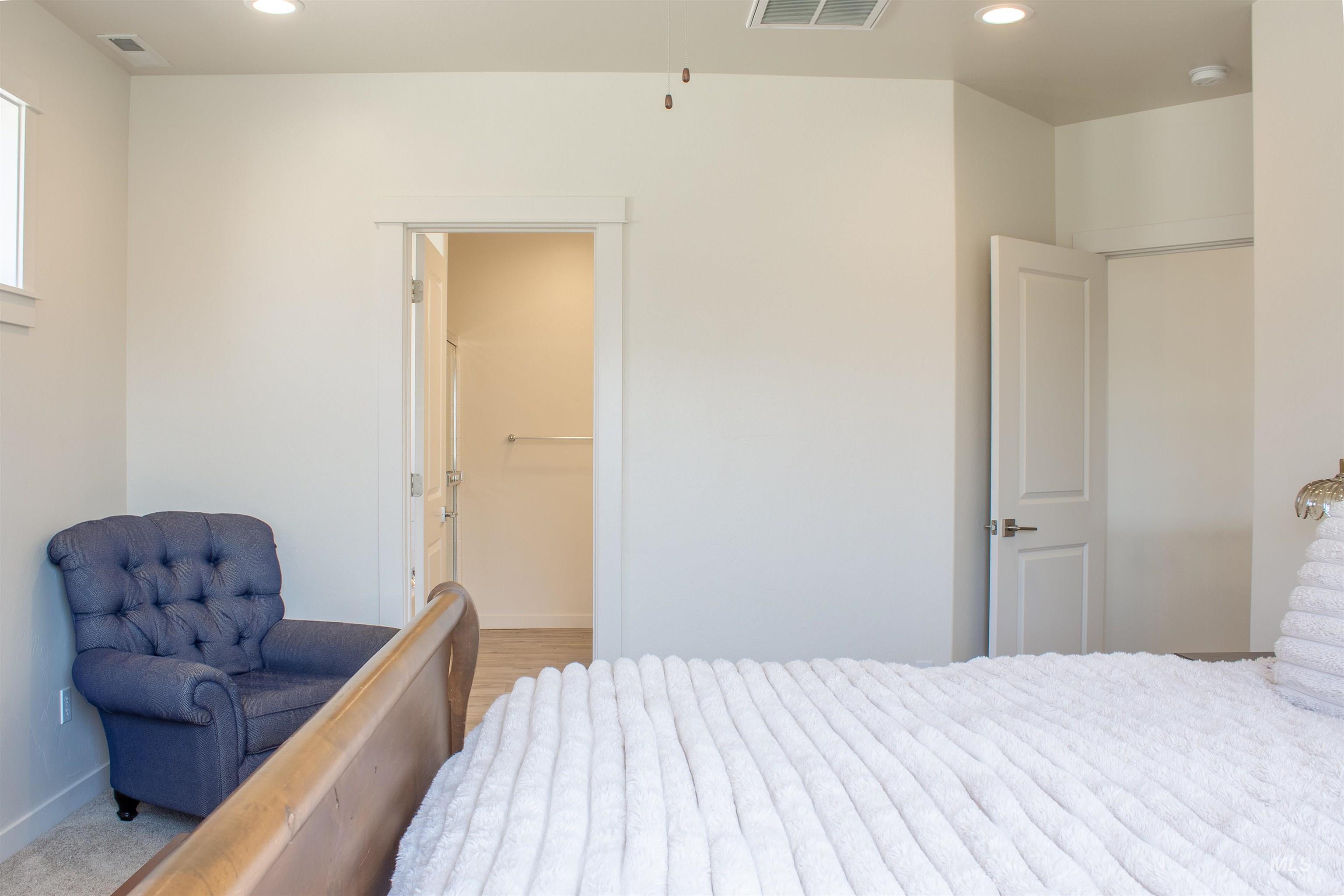 property viewer photo 20