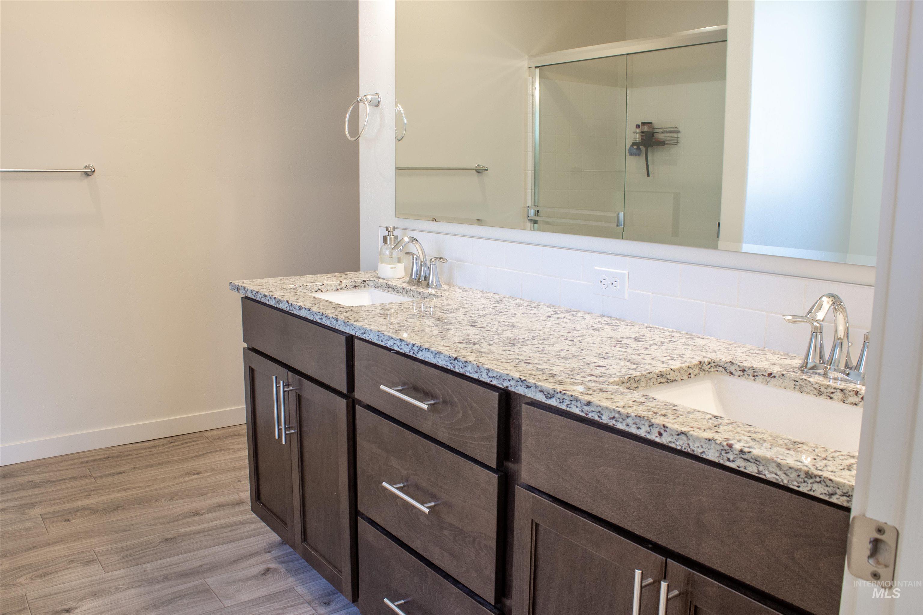 property viewer photo 21