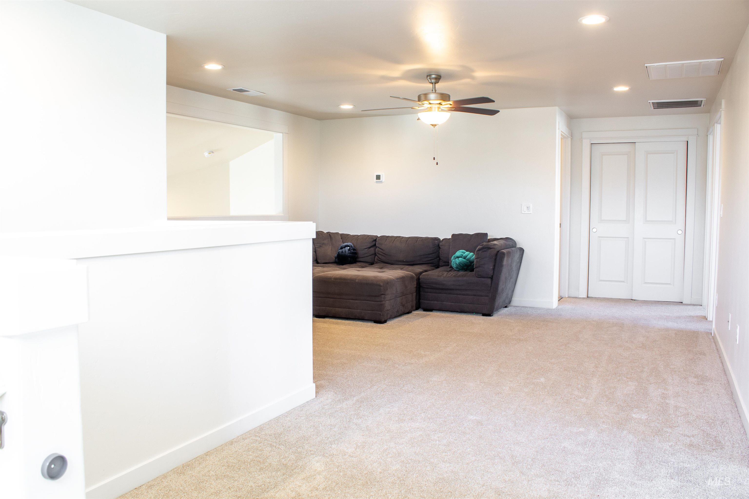 property viewer photo 25