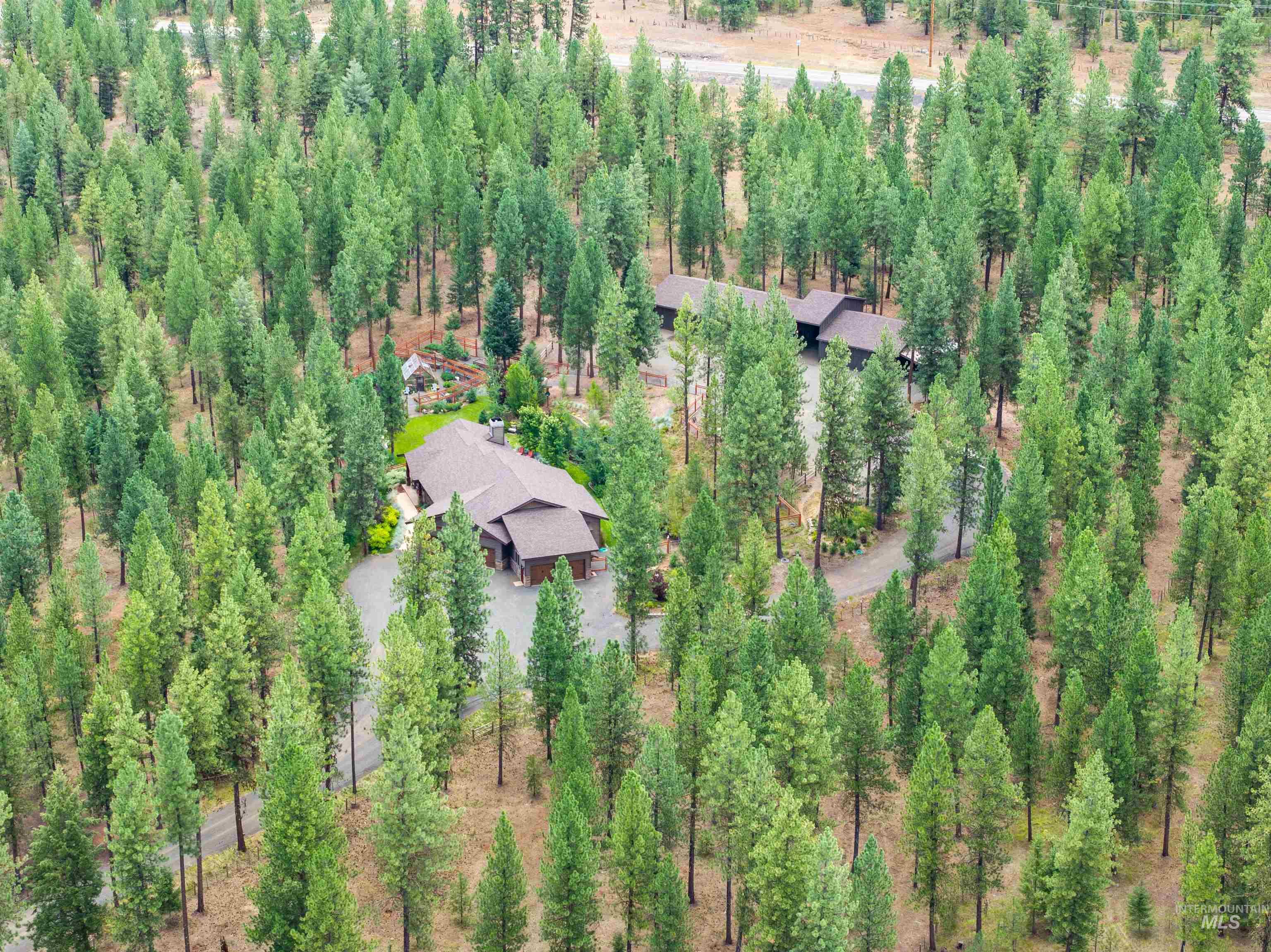 main property photo 40