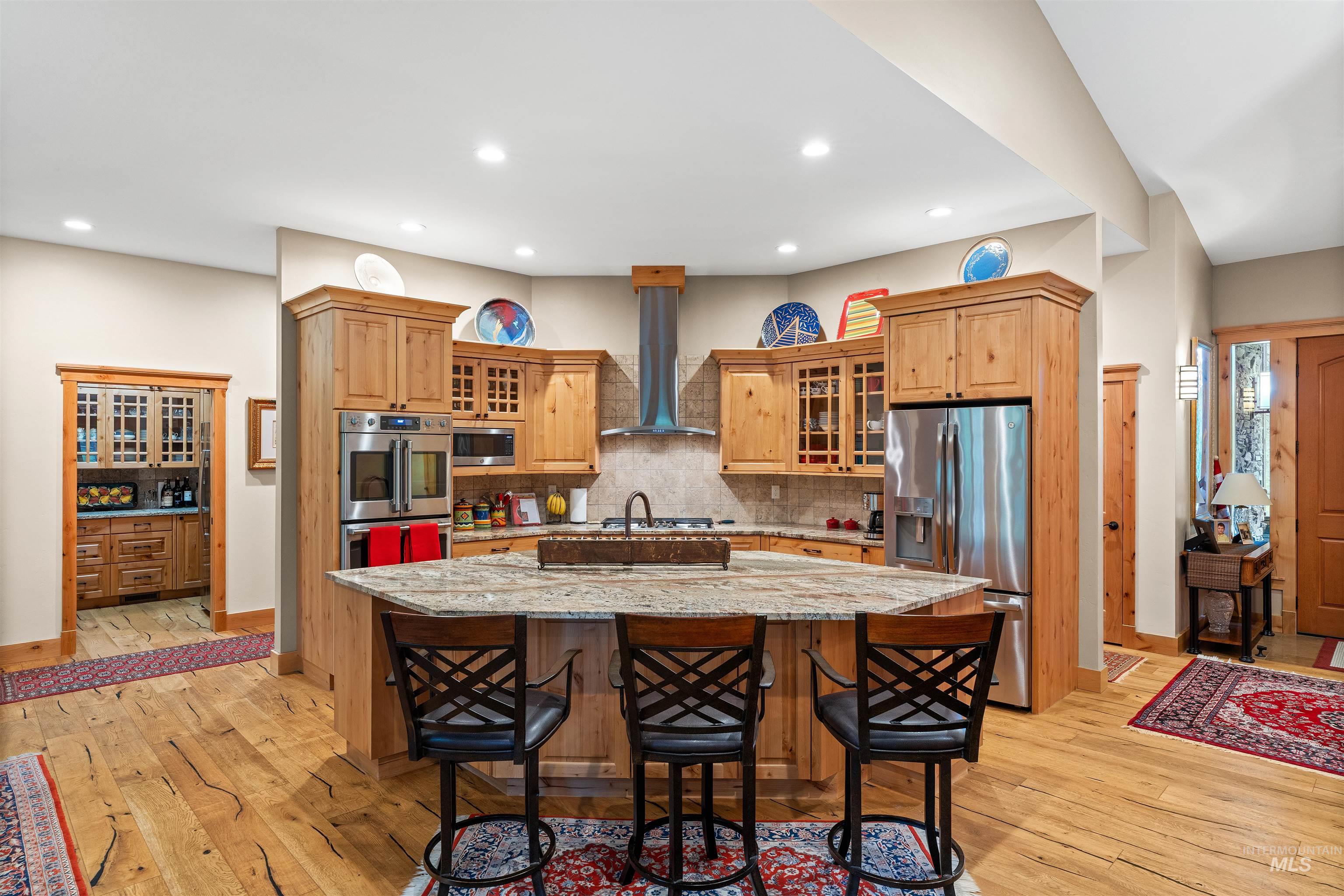 main property photo 7