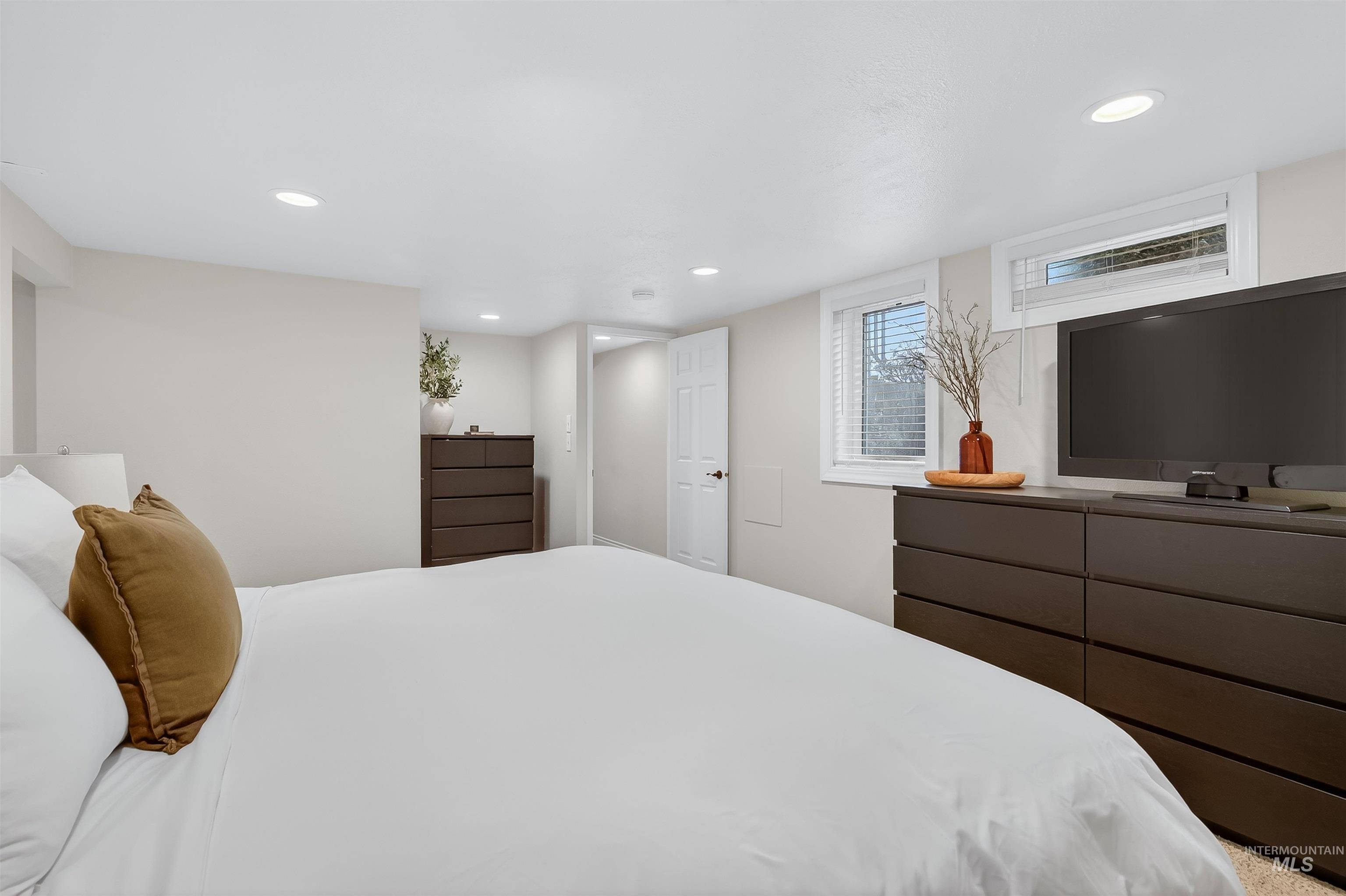 property viewer photo 25
