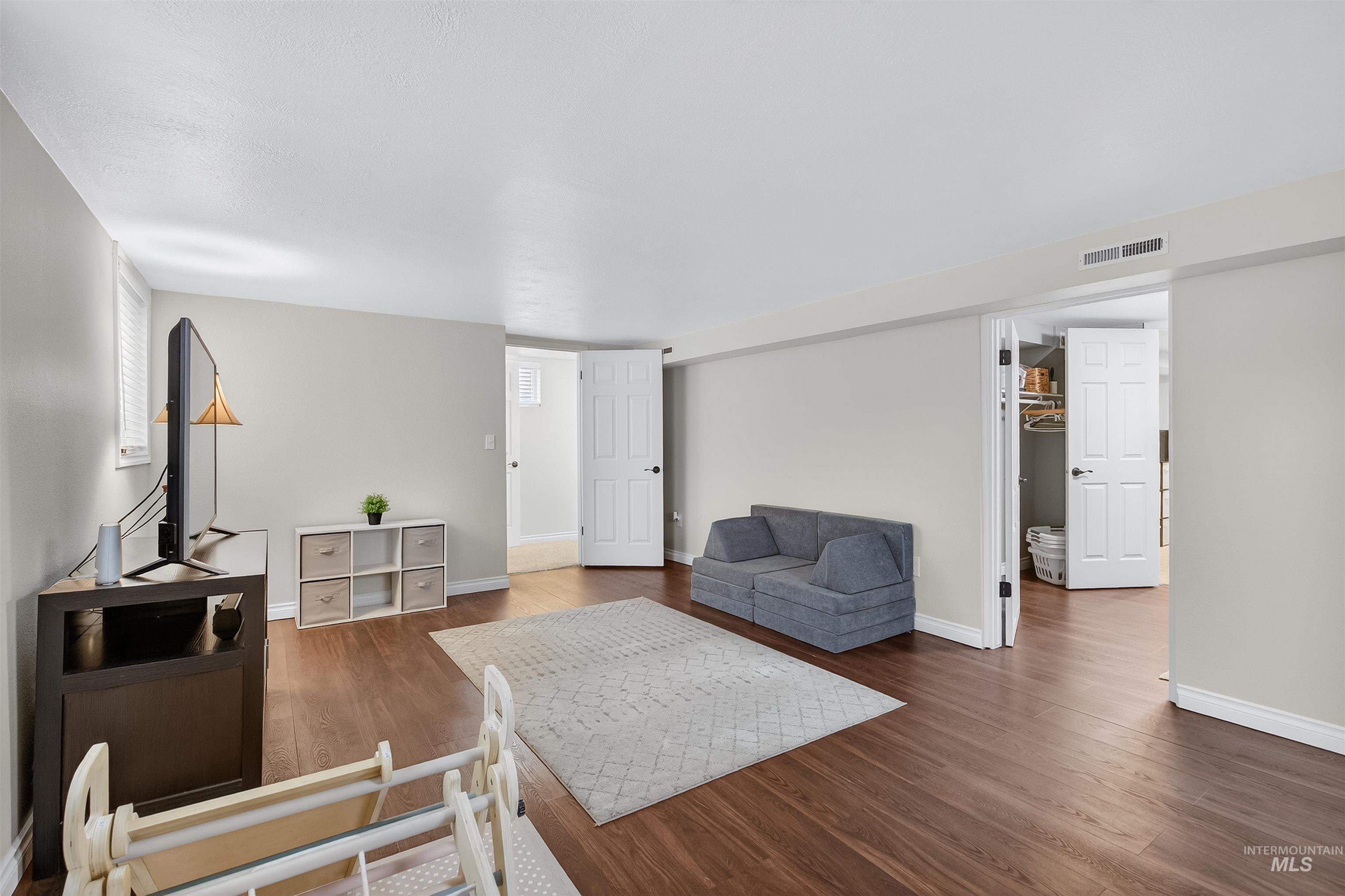 property viewer photo 33