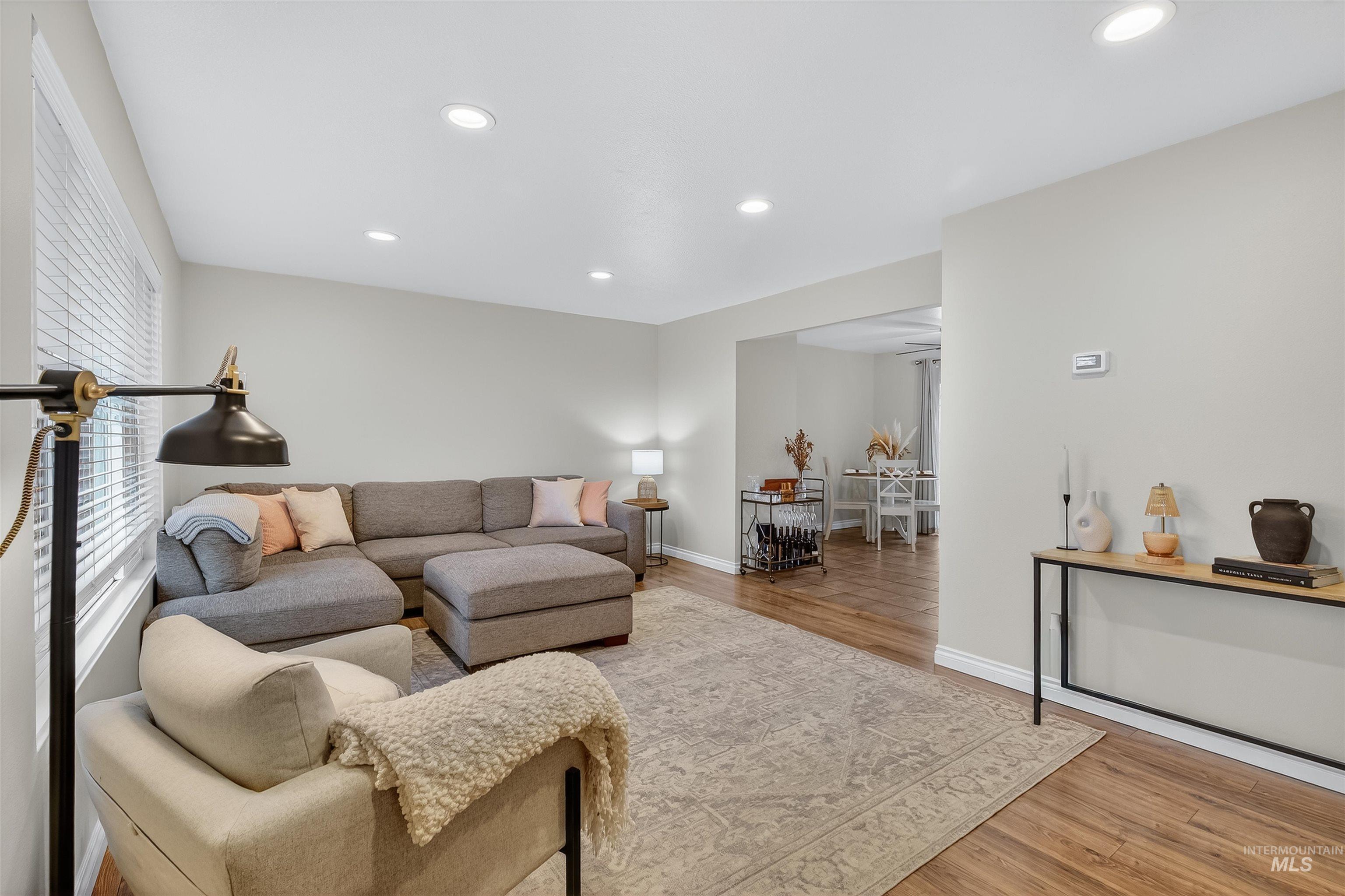 property viewer photo 5