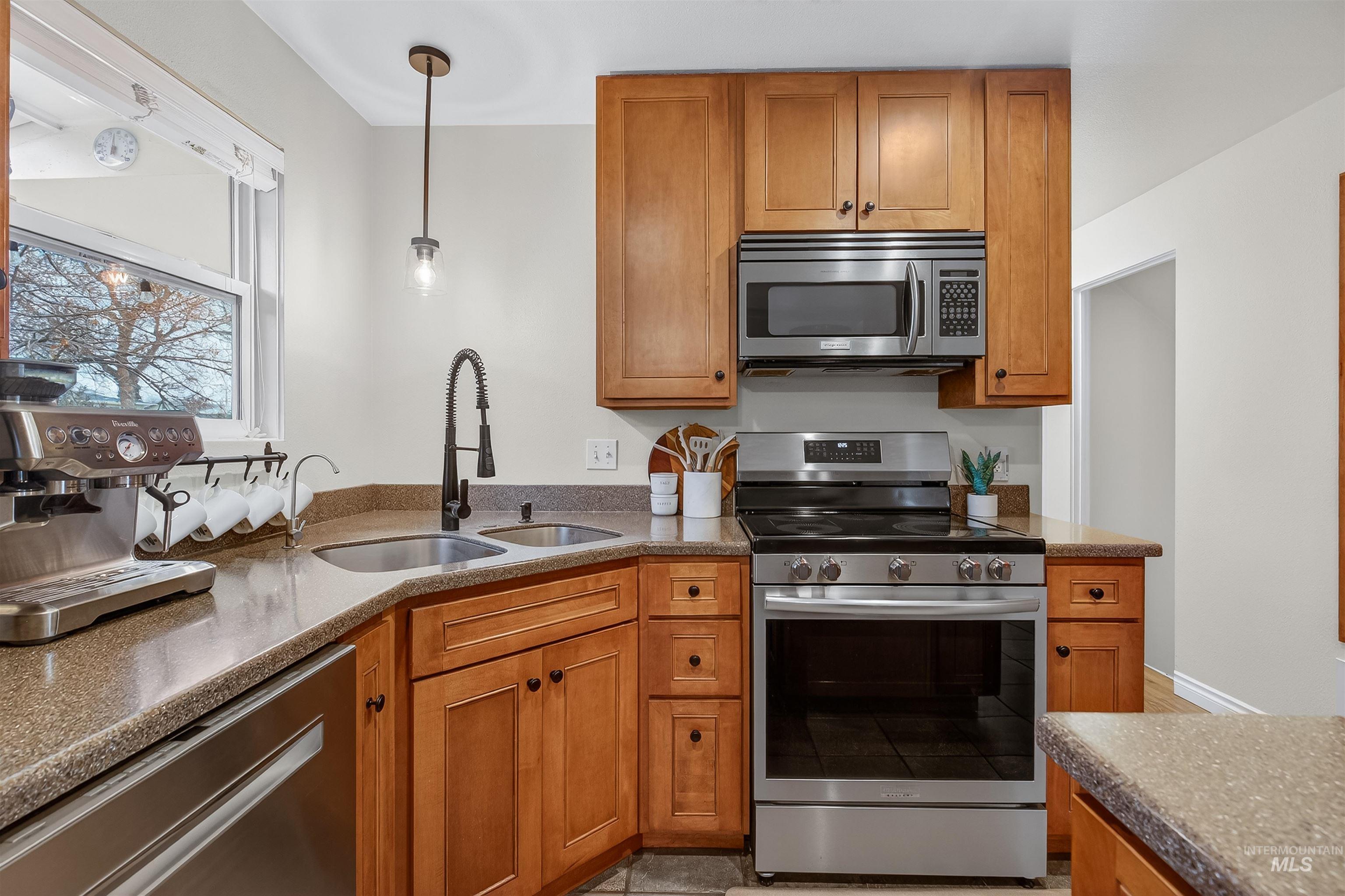 property viewer photo 9