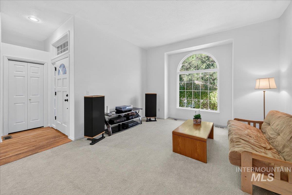 property viewer photo 10