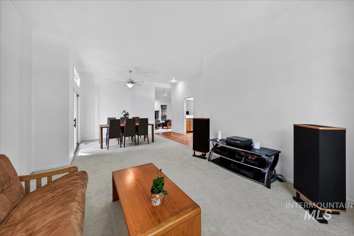 property viewer photo 13