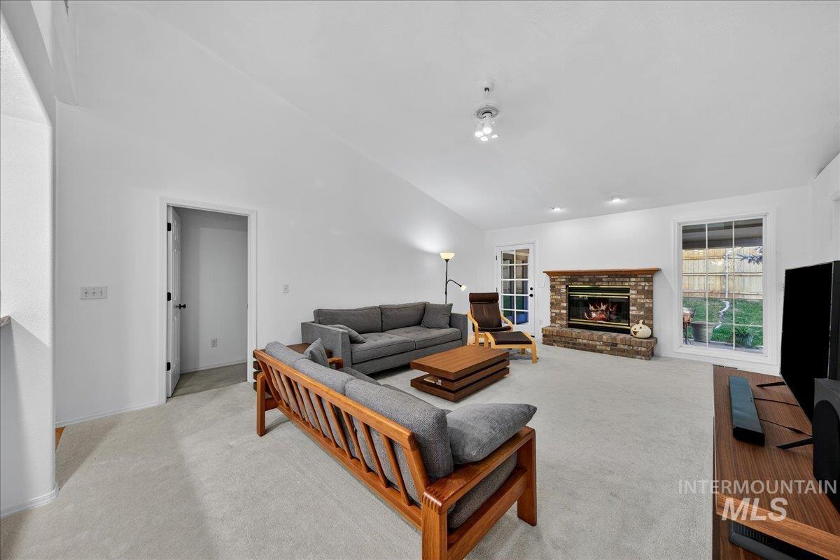 property viewer photo 15