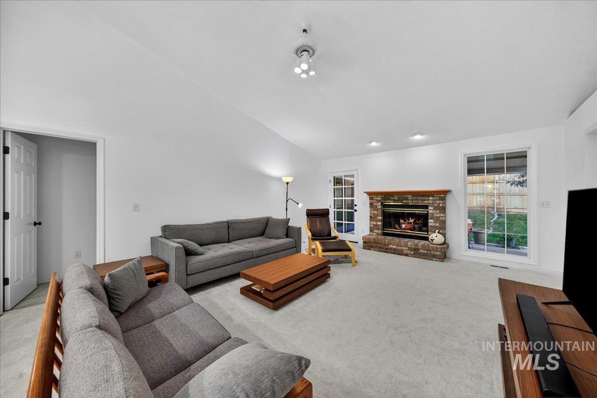 property viewer photo 16
