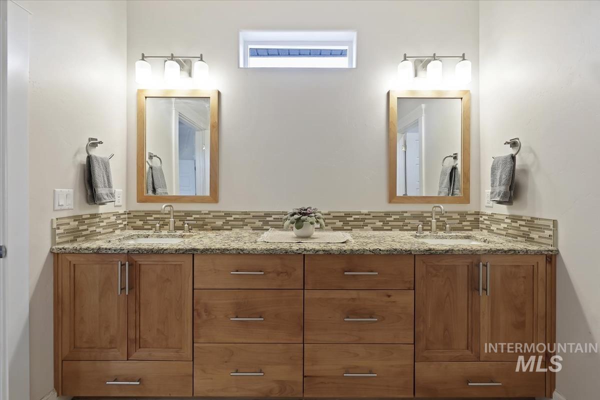 property viewer photo 26