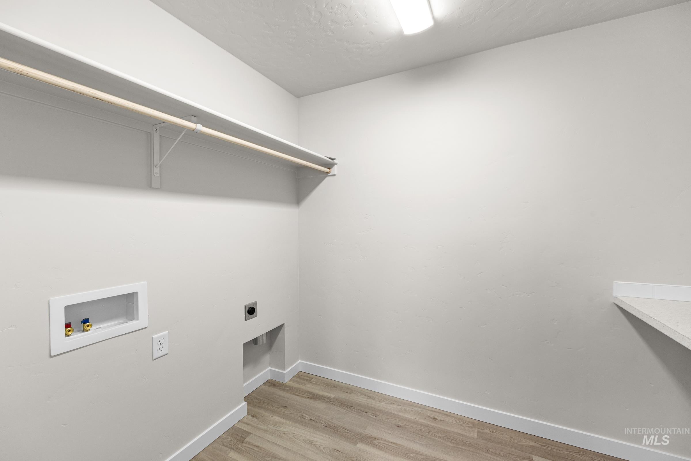 property viewer photo 18