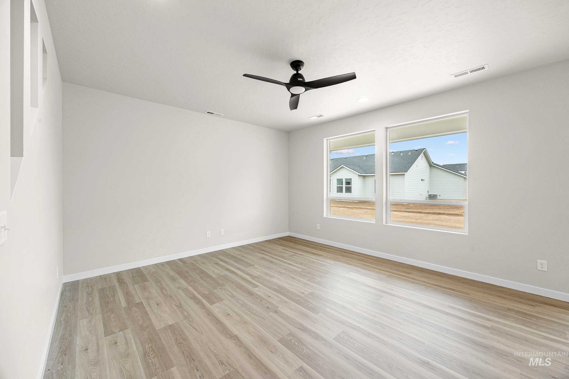 property viewer photo 6