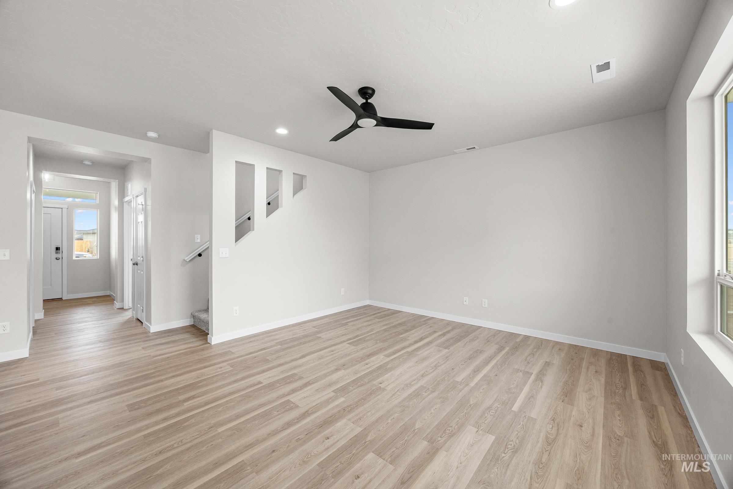 property viewer photo 7