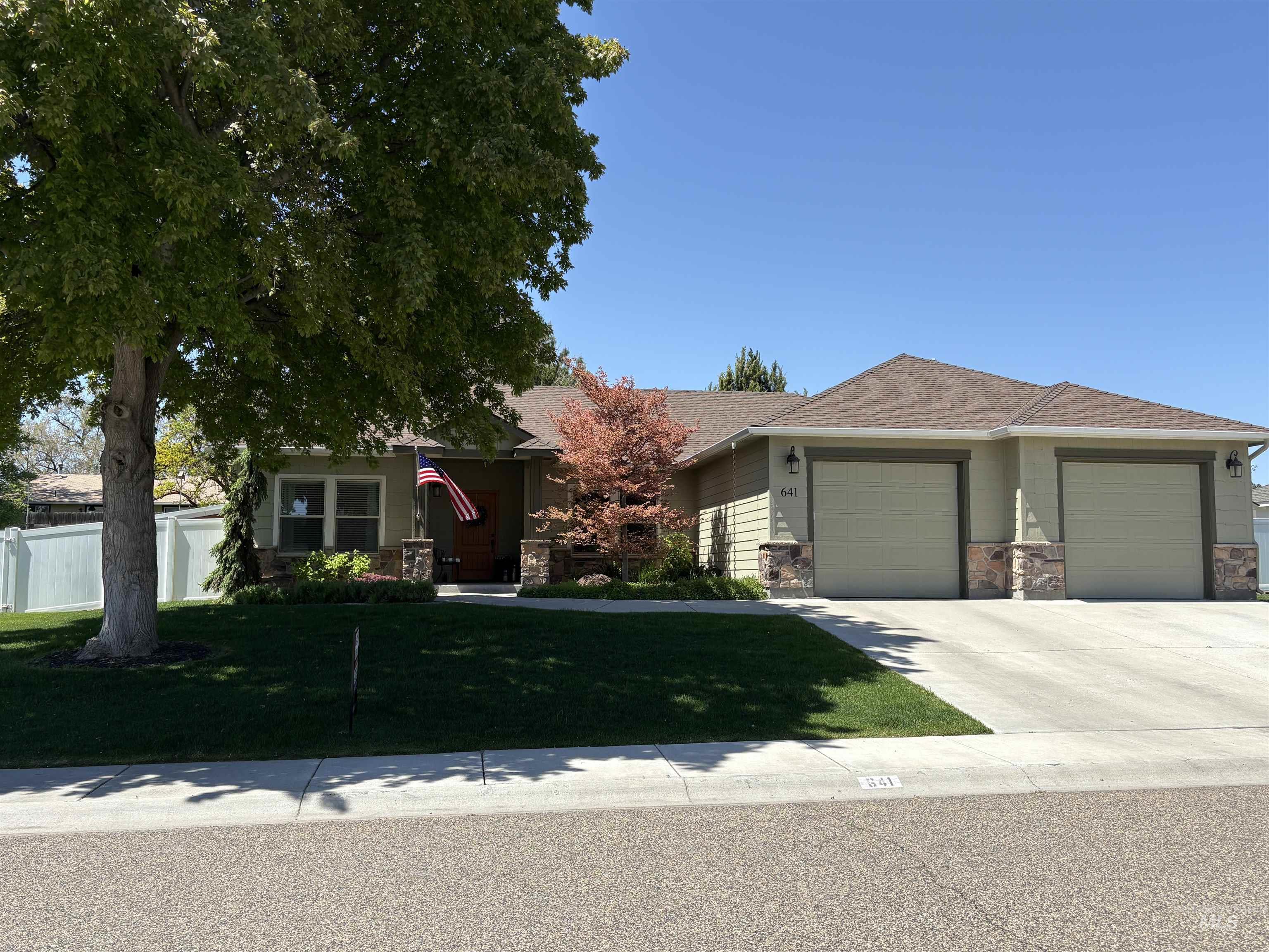 property viewer photo 2
