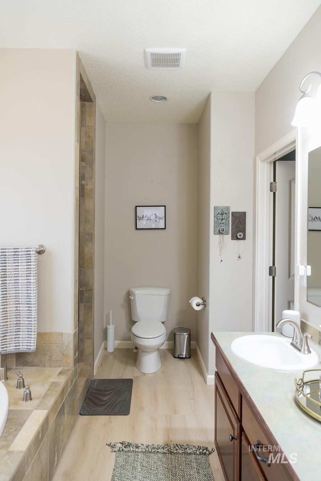 property viewer photo 26