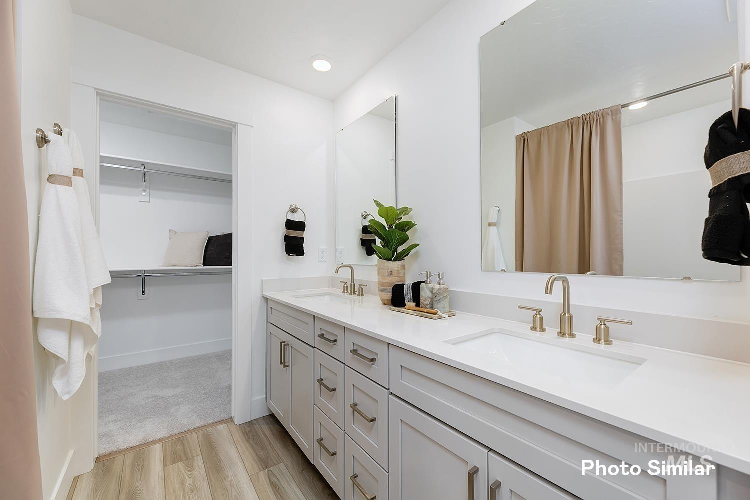 property viewer photo 20
