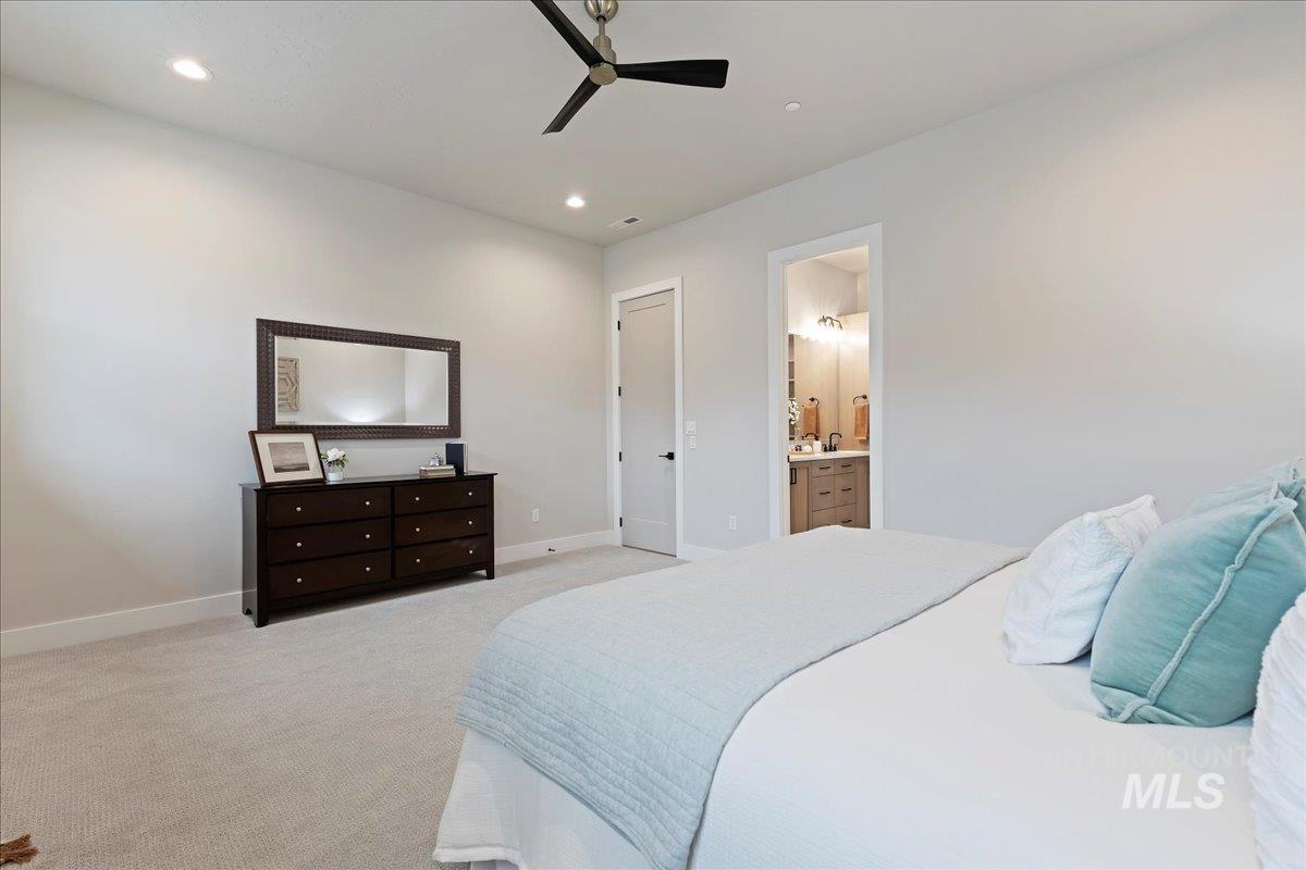 property viewer photo 16