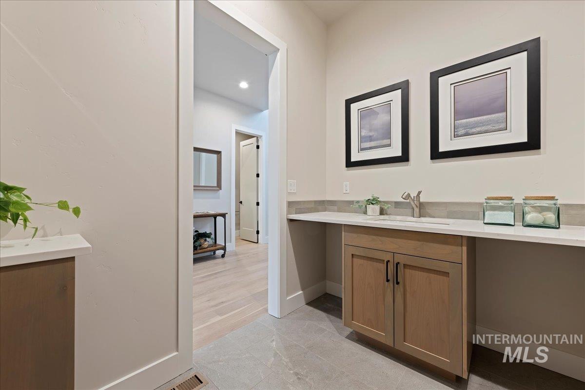 property viewer photo 35