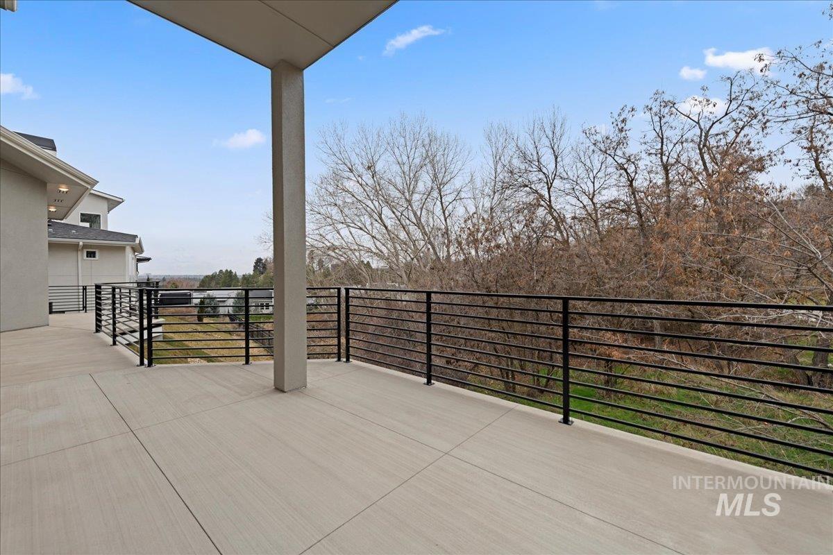 property viewer photo 38