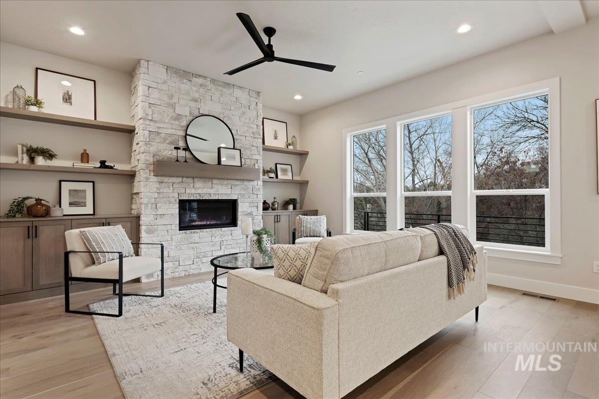 property viewer photo 4