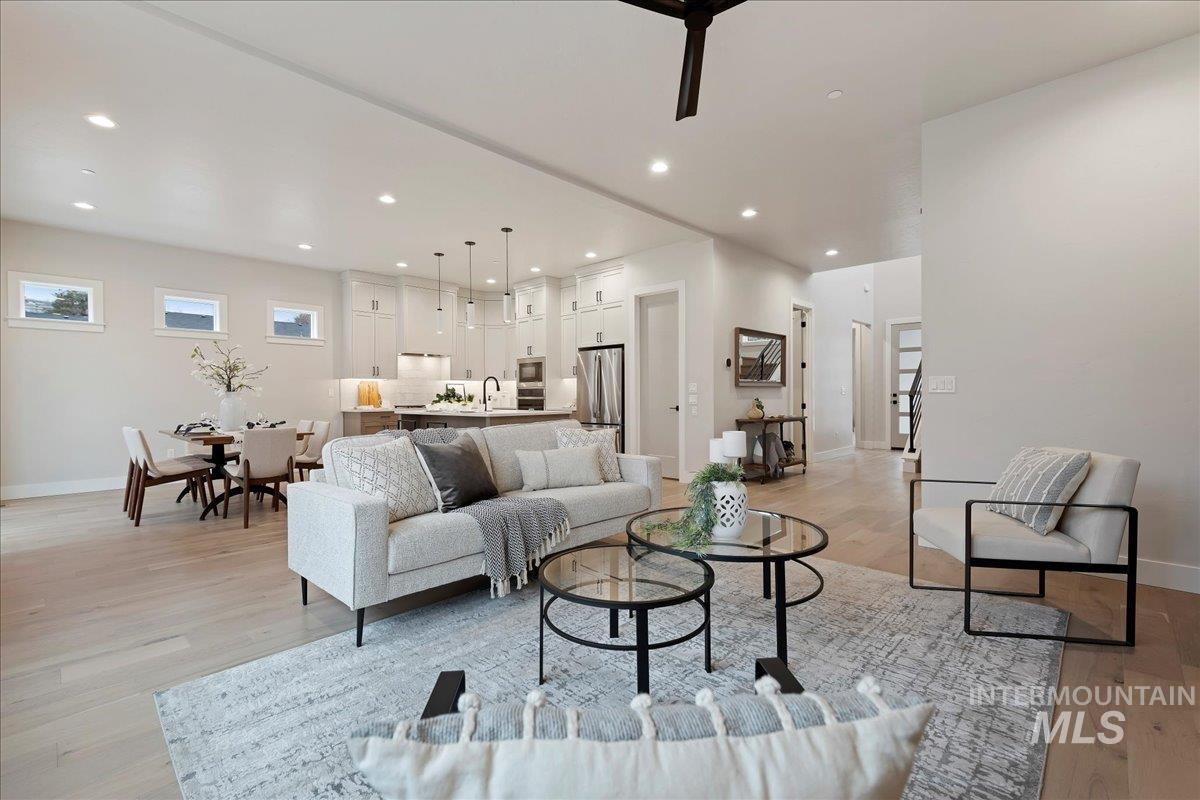 property viewer photo 6