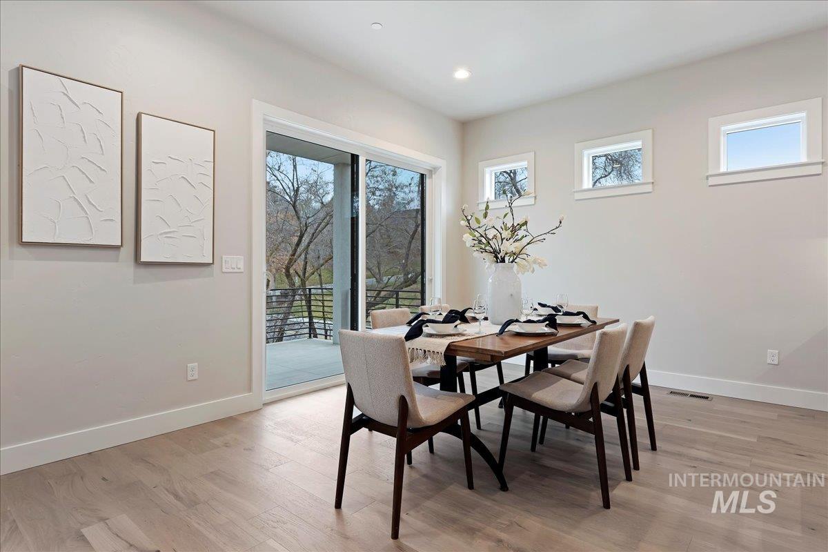 property viewer photo 7