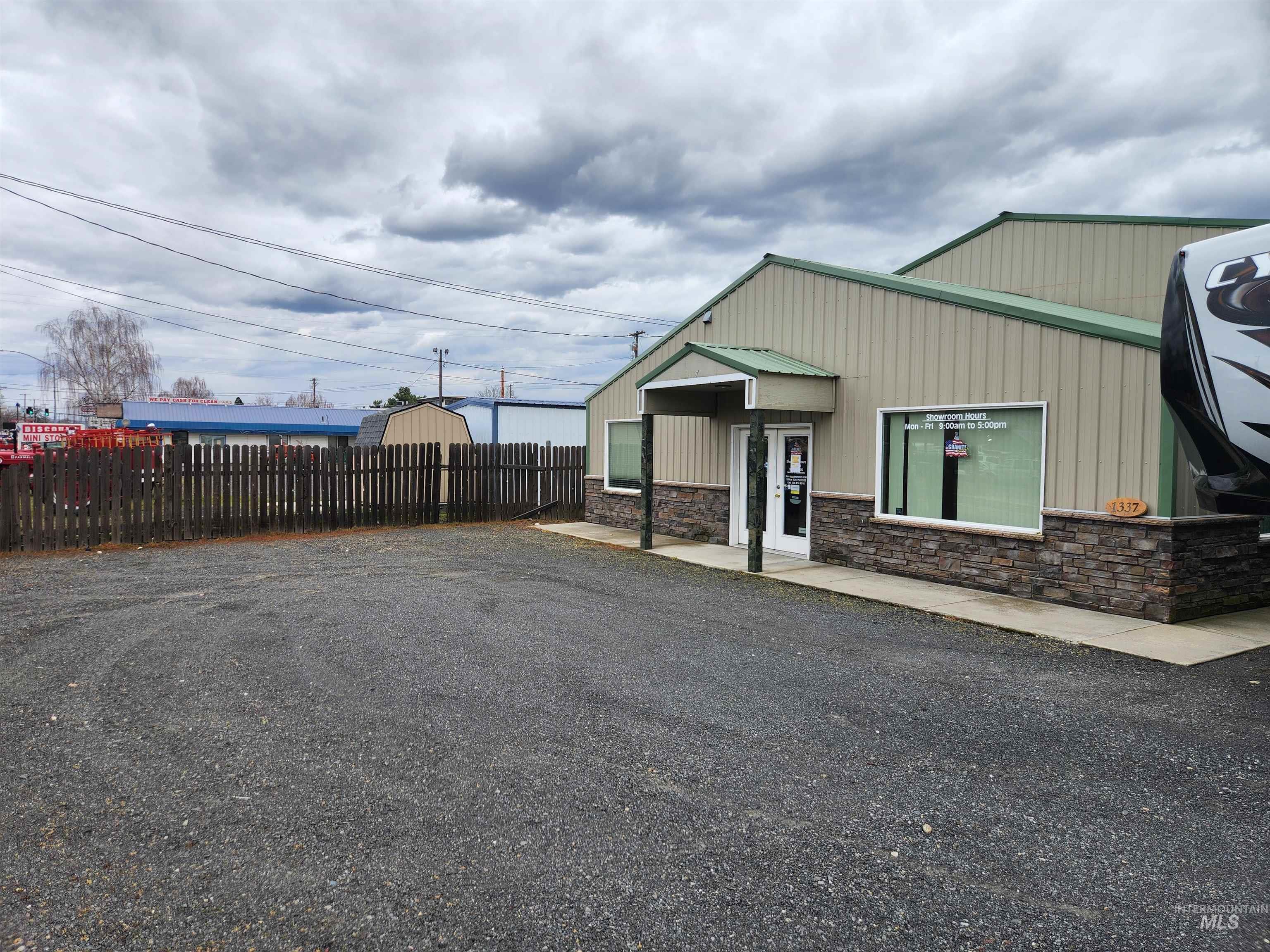 main property photo 1