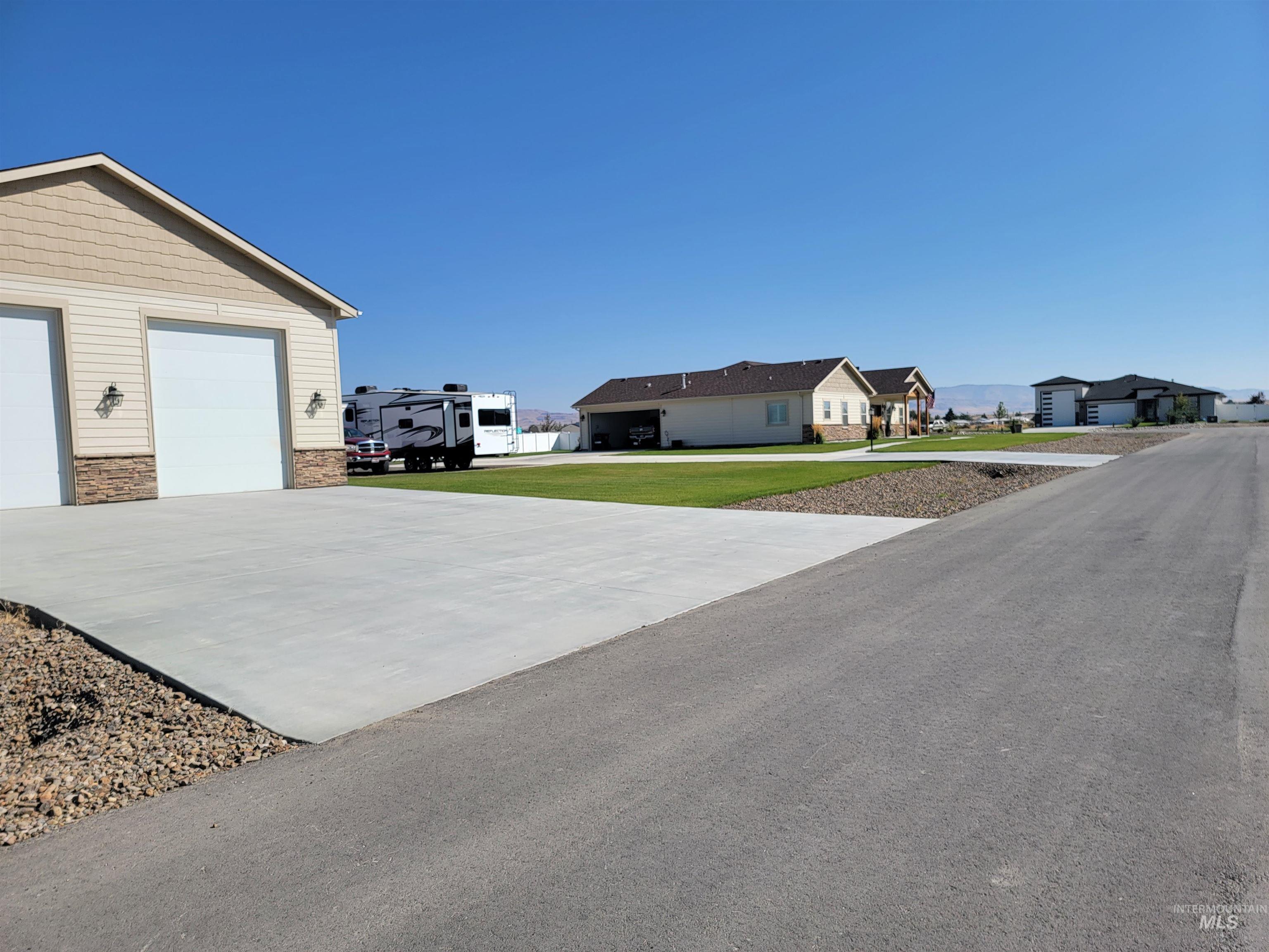 main property photo 5