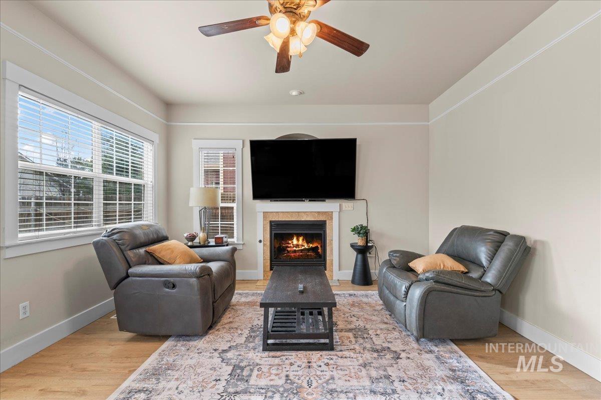 property viewer photo 2